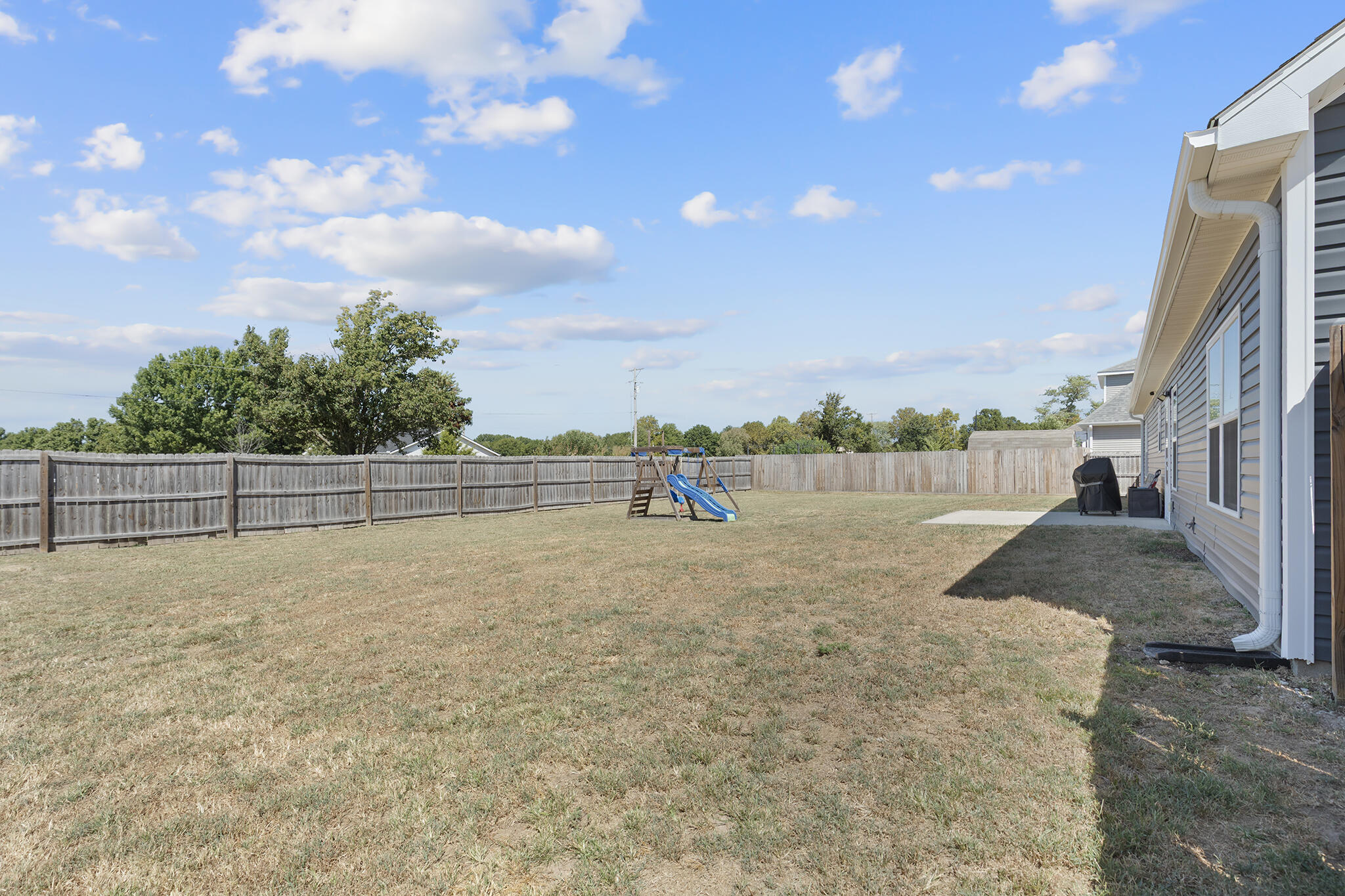 2207 West Greystone Square Property Photo 25