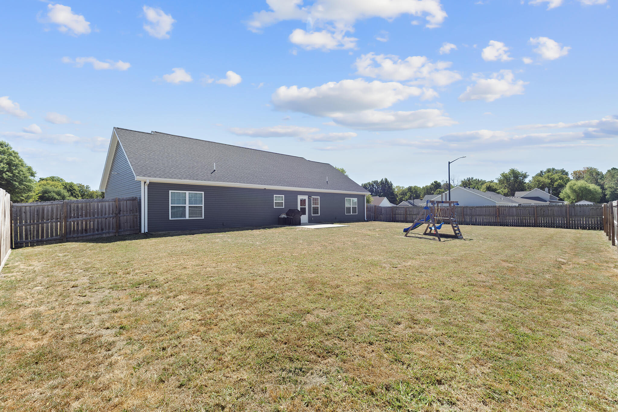 2207 West Greystone Square Property Photo 26