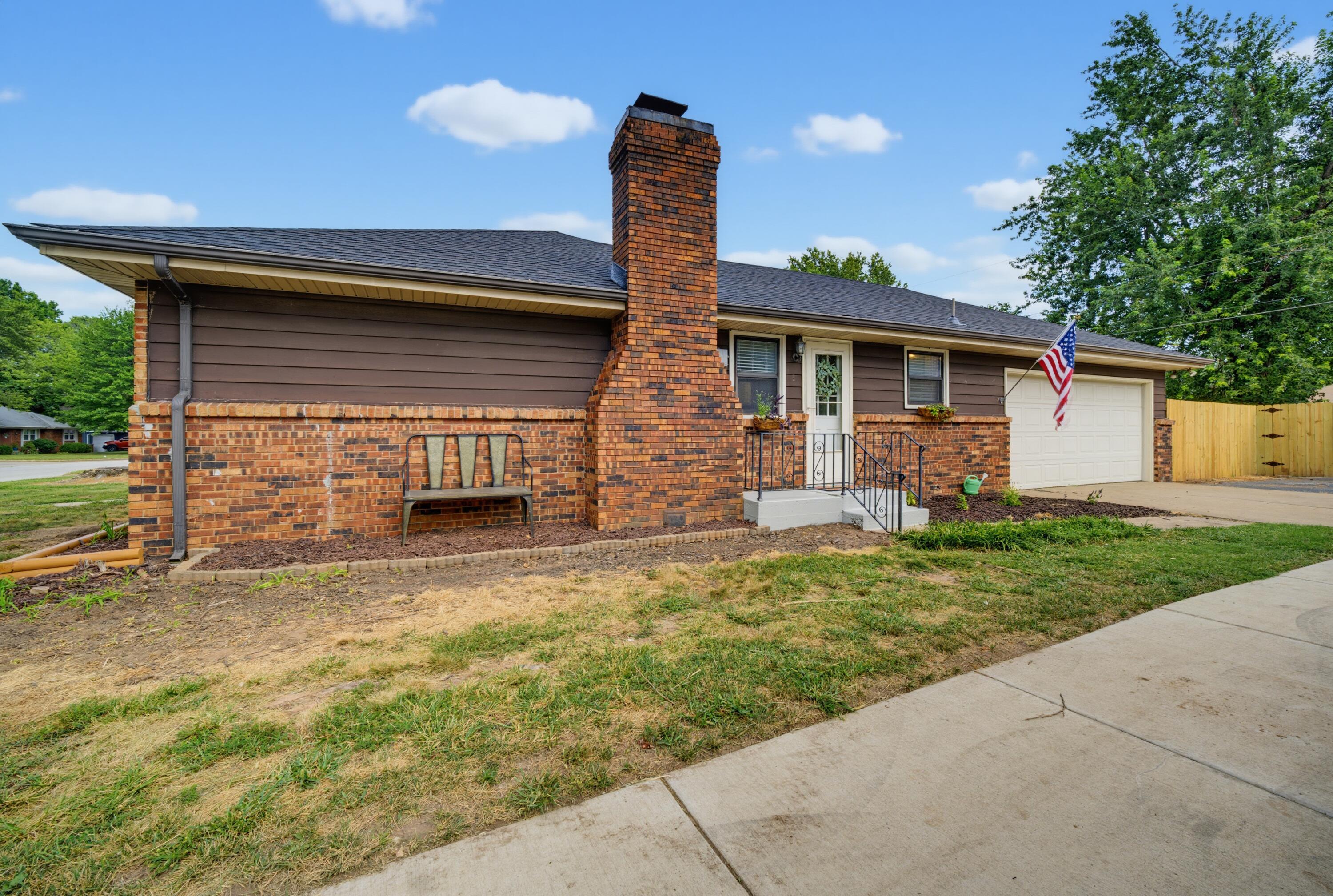 1210 East Woodland Street Property Photo 7