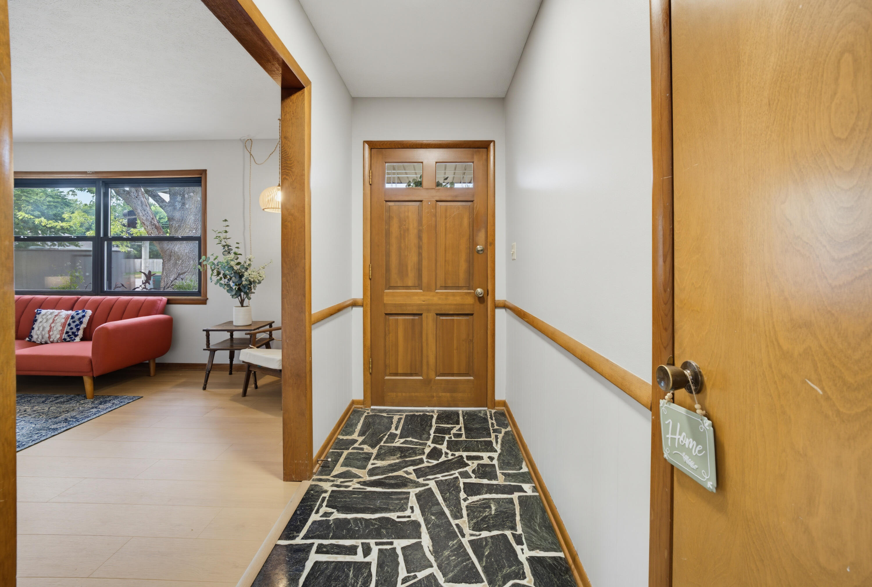 1210 East Woodland Street Property Photo 8