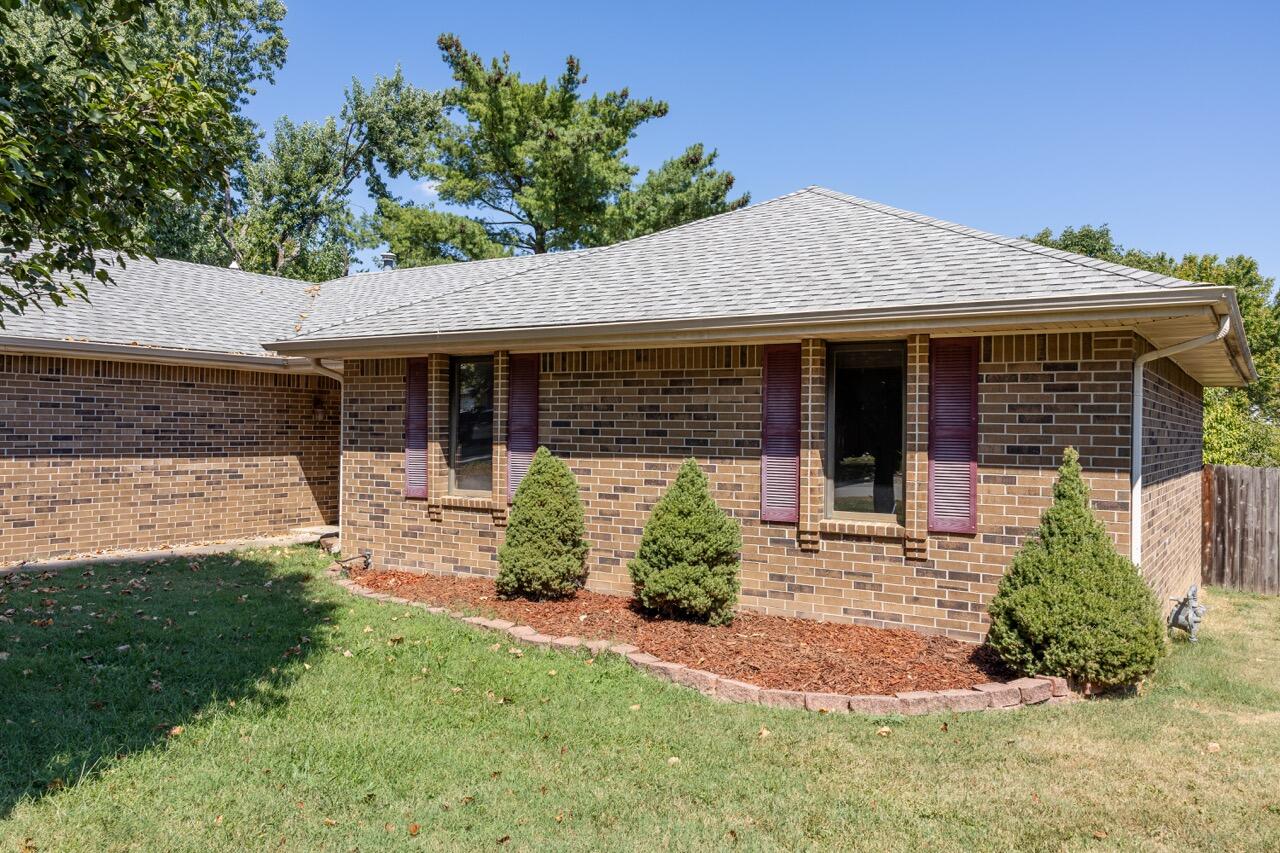 2099 West Nottingham Street Property Photo 3