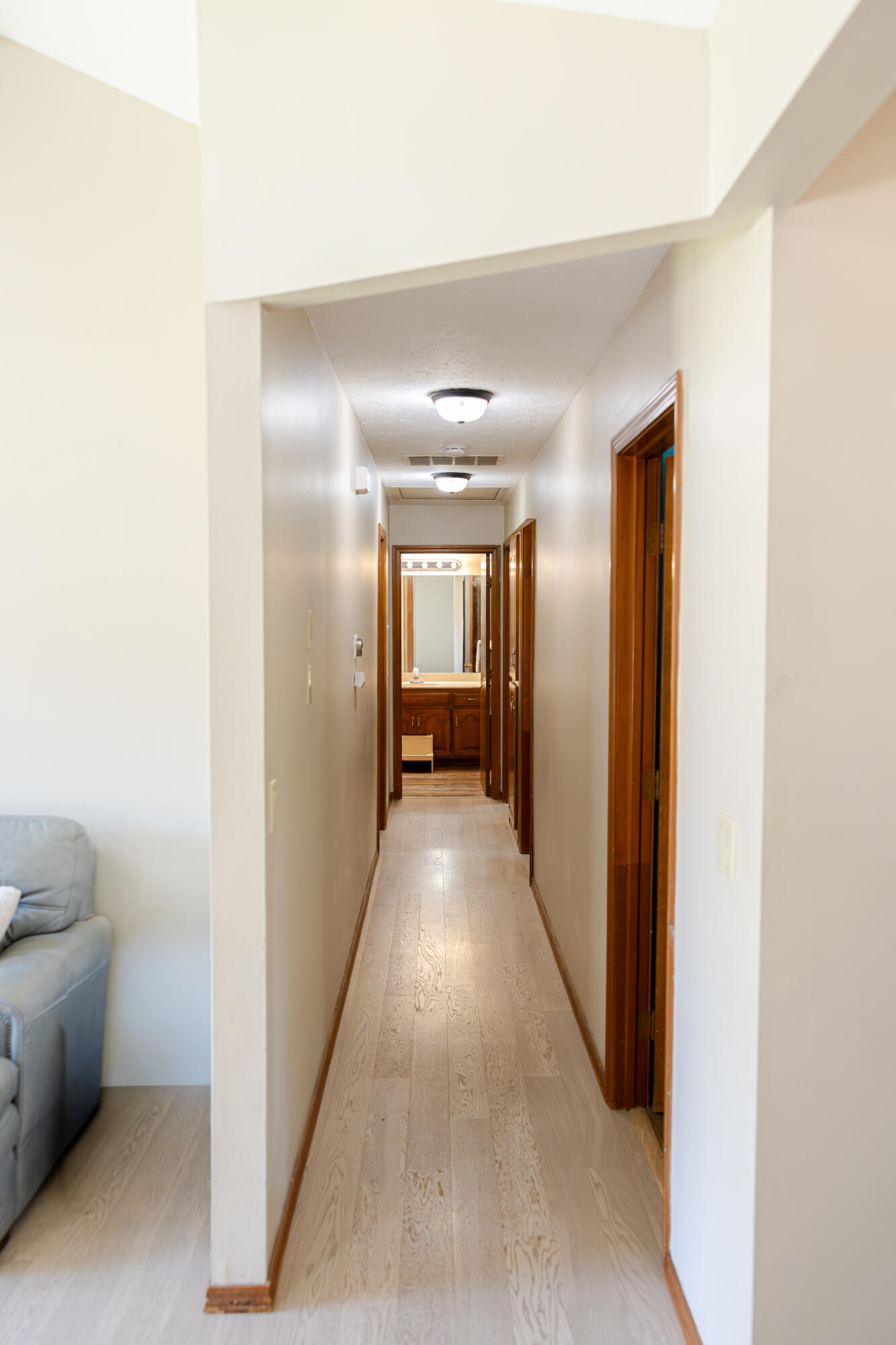 2099 West Nottingham Street Property Photo 11