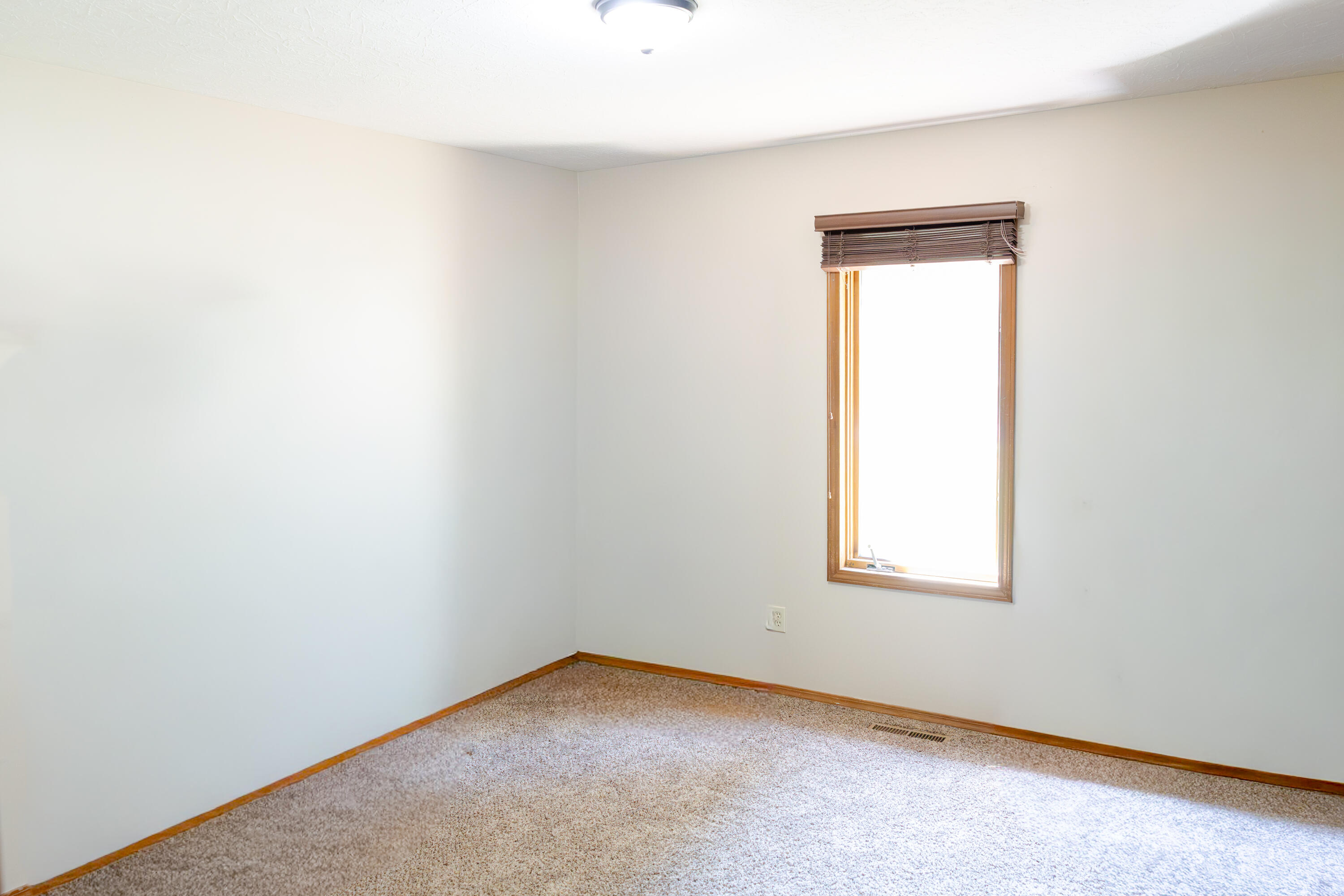 2099 West Nottingham Street Property Photo 22