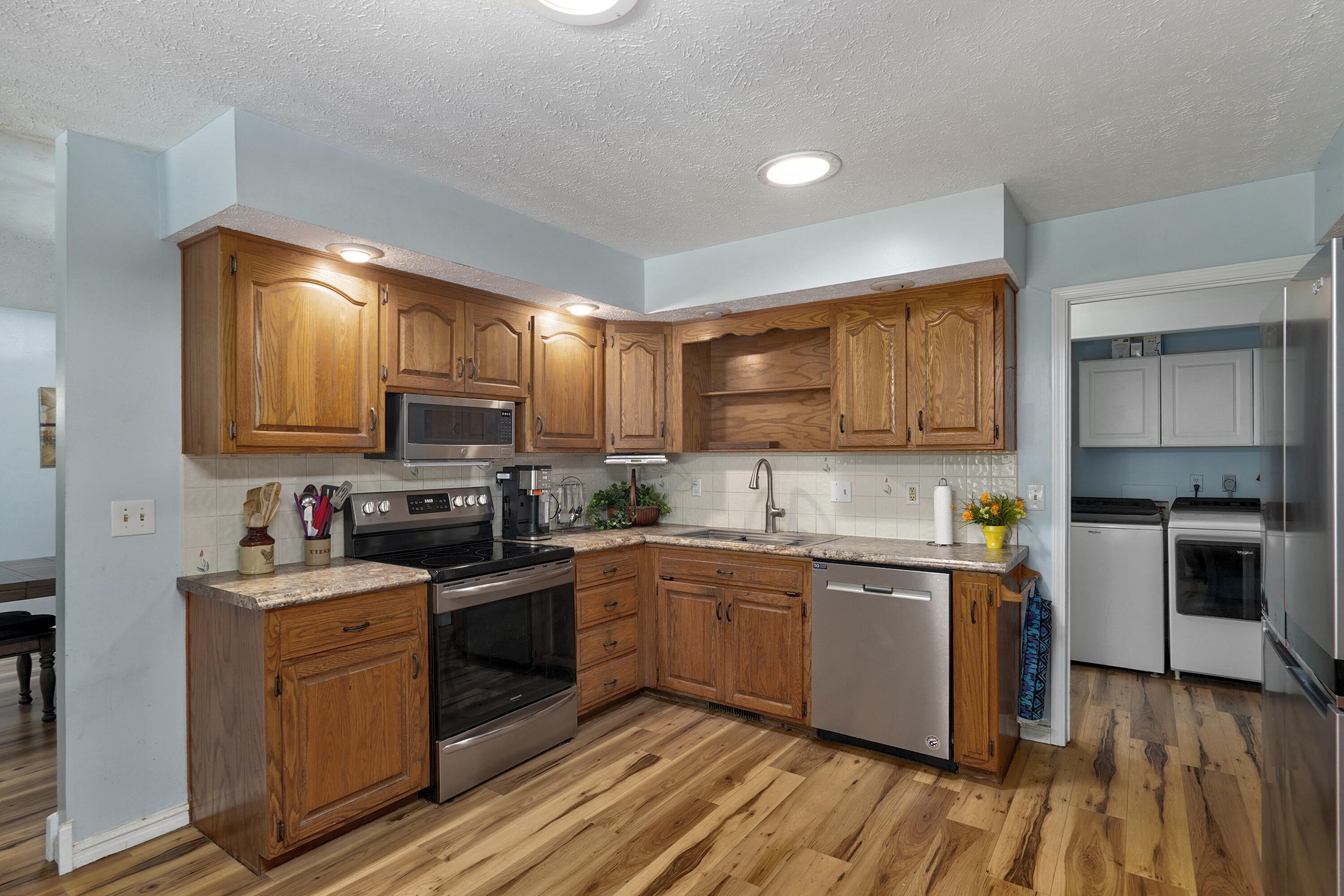 1382 Emerald Hills Drive Property Photo 11