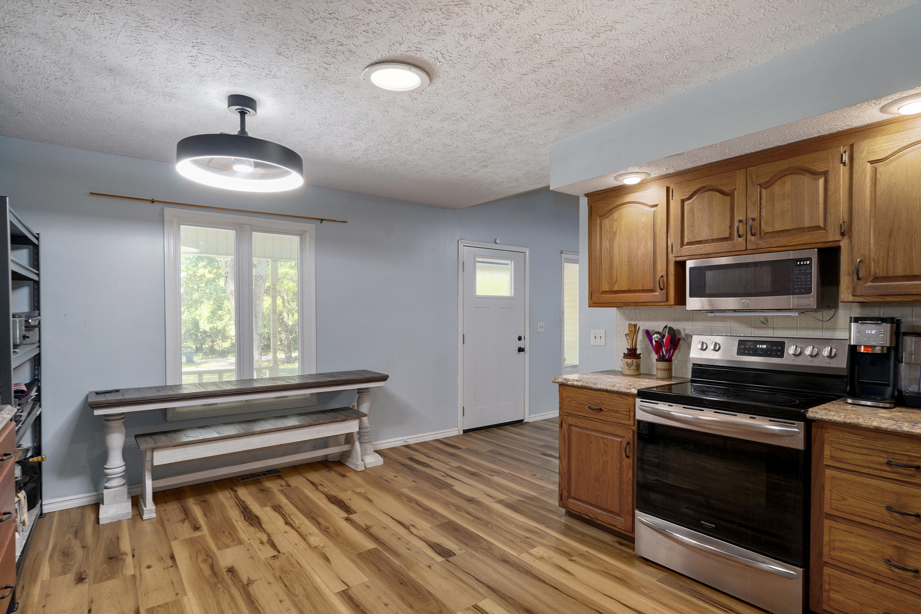 1382 Emerald Hills Drive Property Photo 12