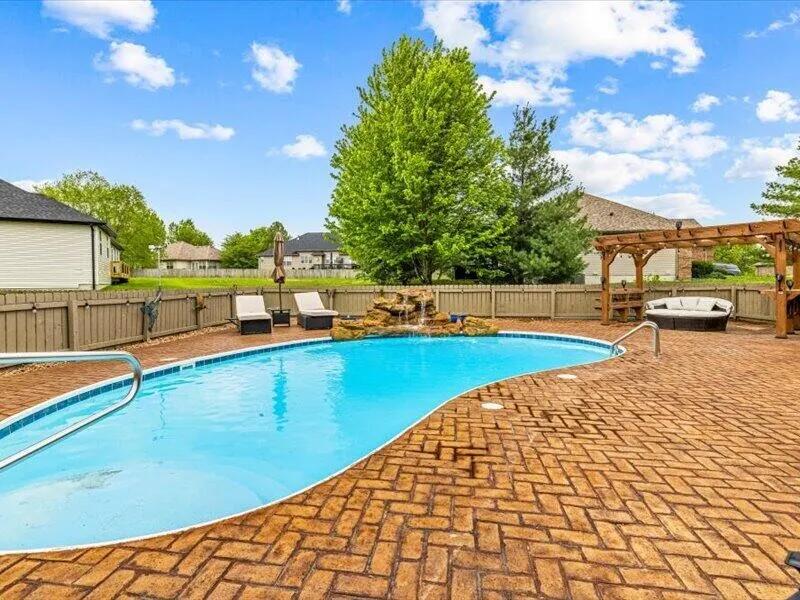615 Canary Way Property Photo 4