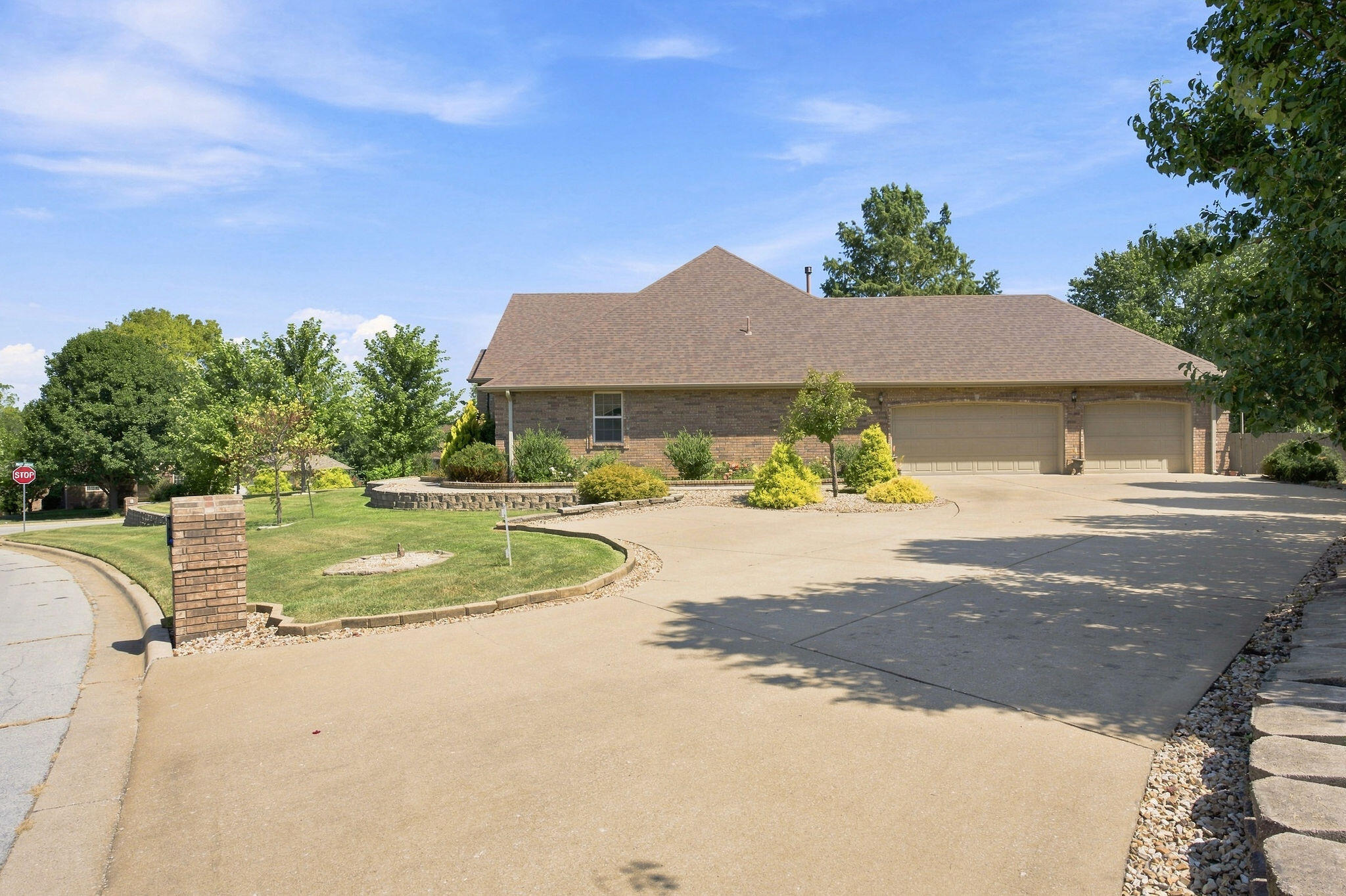 615 Canary Way Property Photo 5