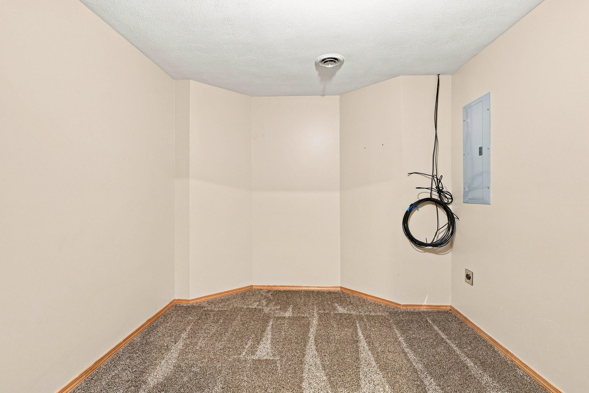 615 Canary Way Property Photo 47
