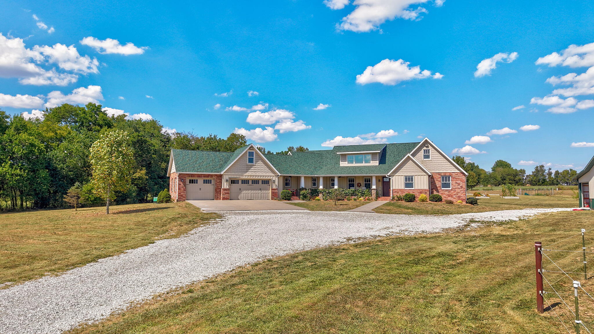 8689 West Farm Rd 194 Property Photo 3