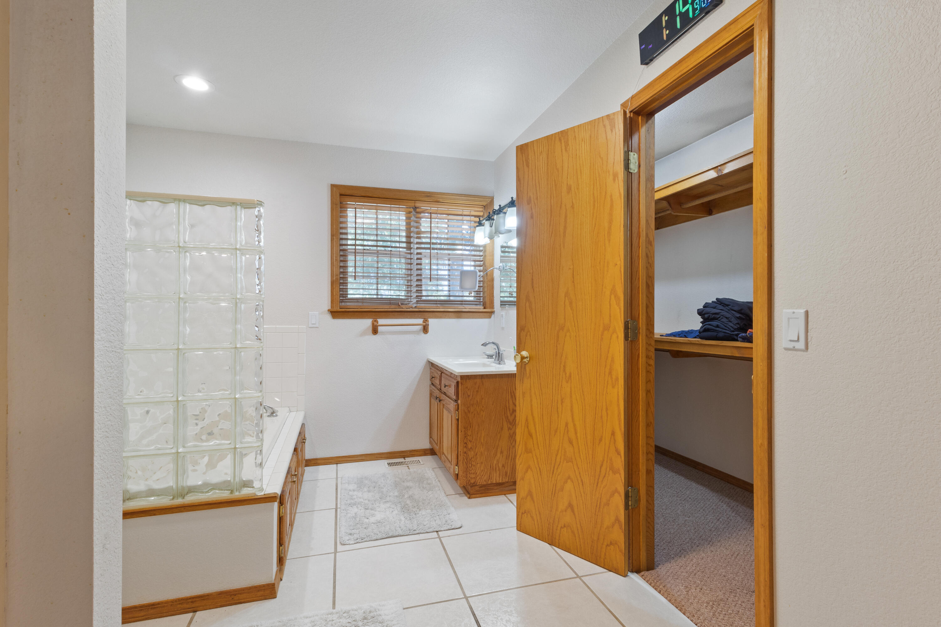 25940 Farm Road 1070 Property Photo 19