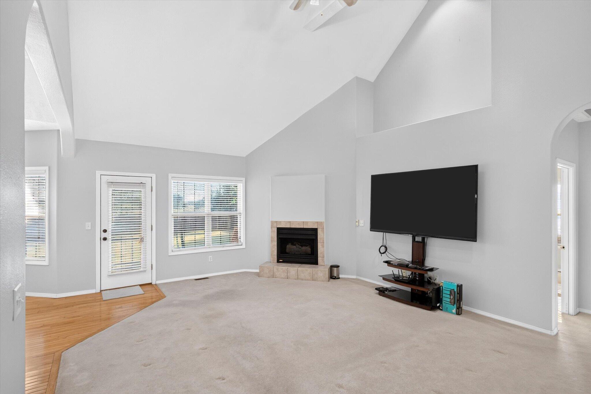 802 East Current Drive Property Photo 4