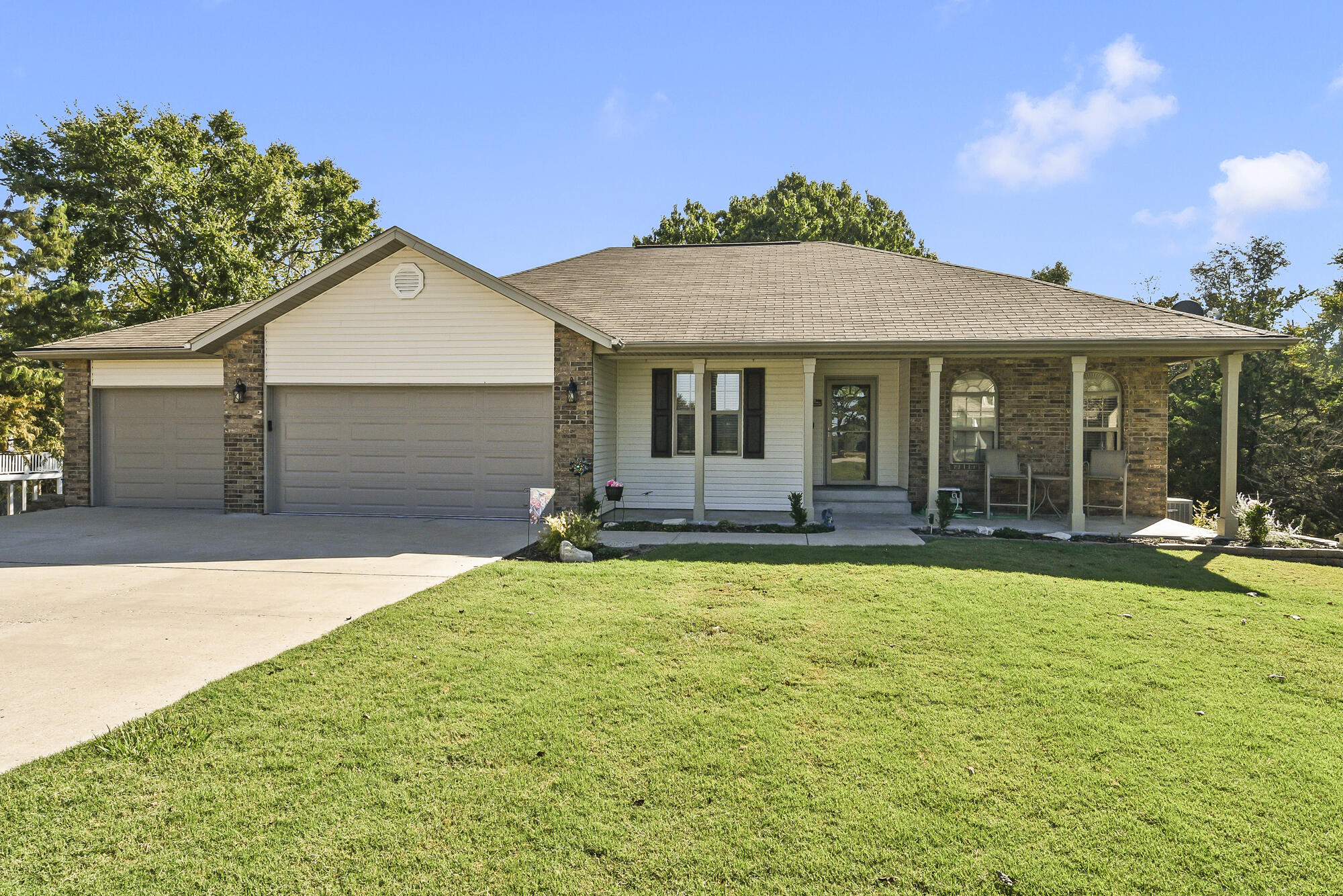 285 Meadow Ridge N Property Photo 1