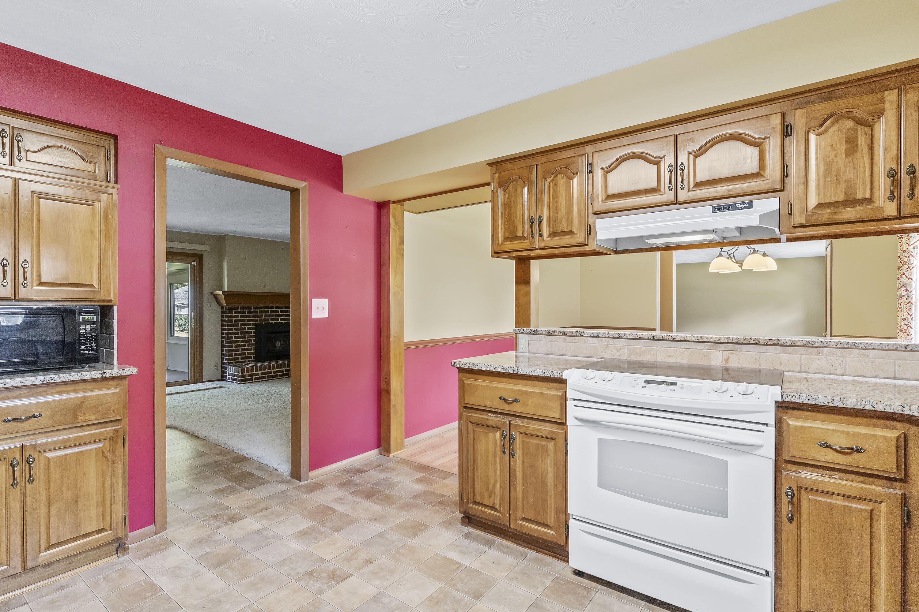 831 West Sylvania Street Property Photo 17