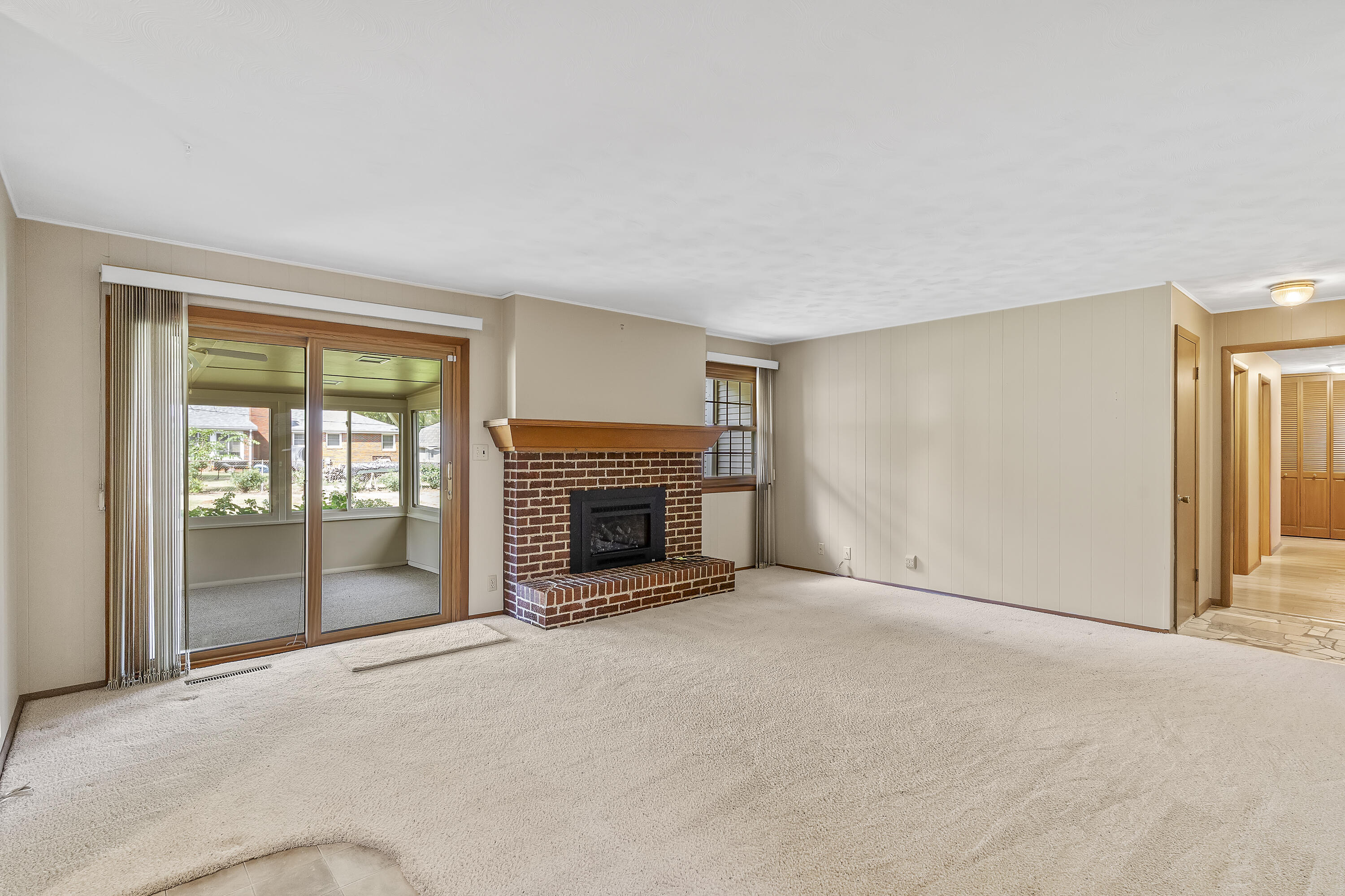 831 West Sylvania Street Property Photo 19