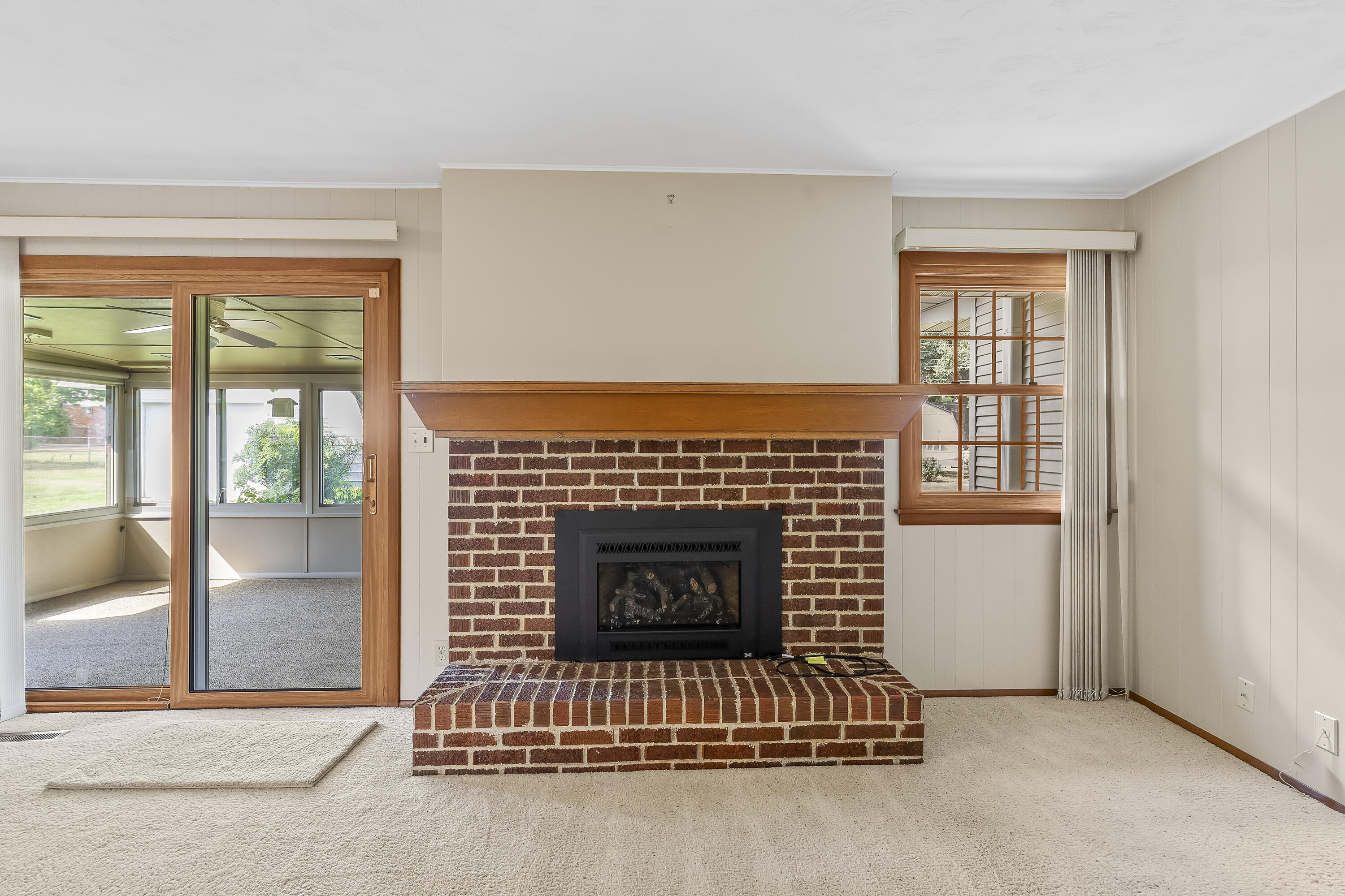 831 West Sylvania Street Property Photo 21