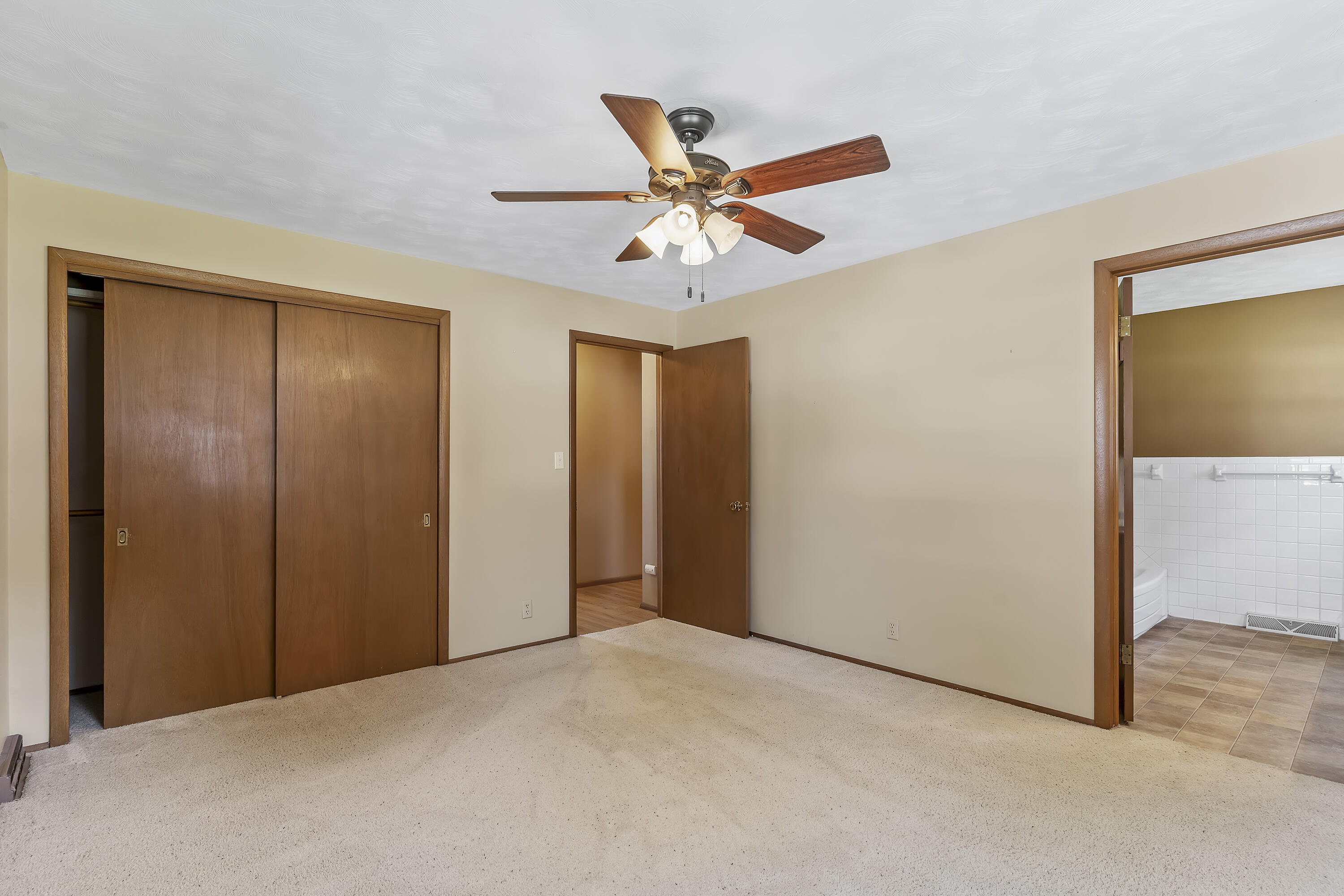 831 West Sylvania Street Property Photo 26