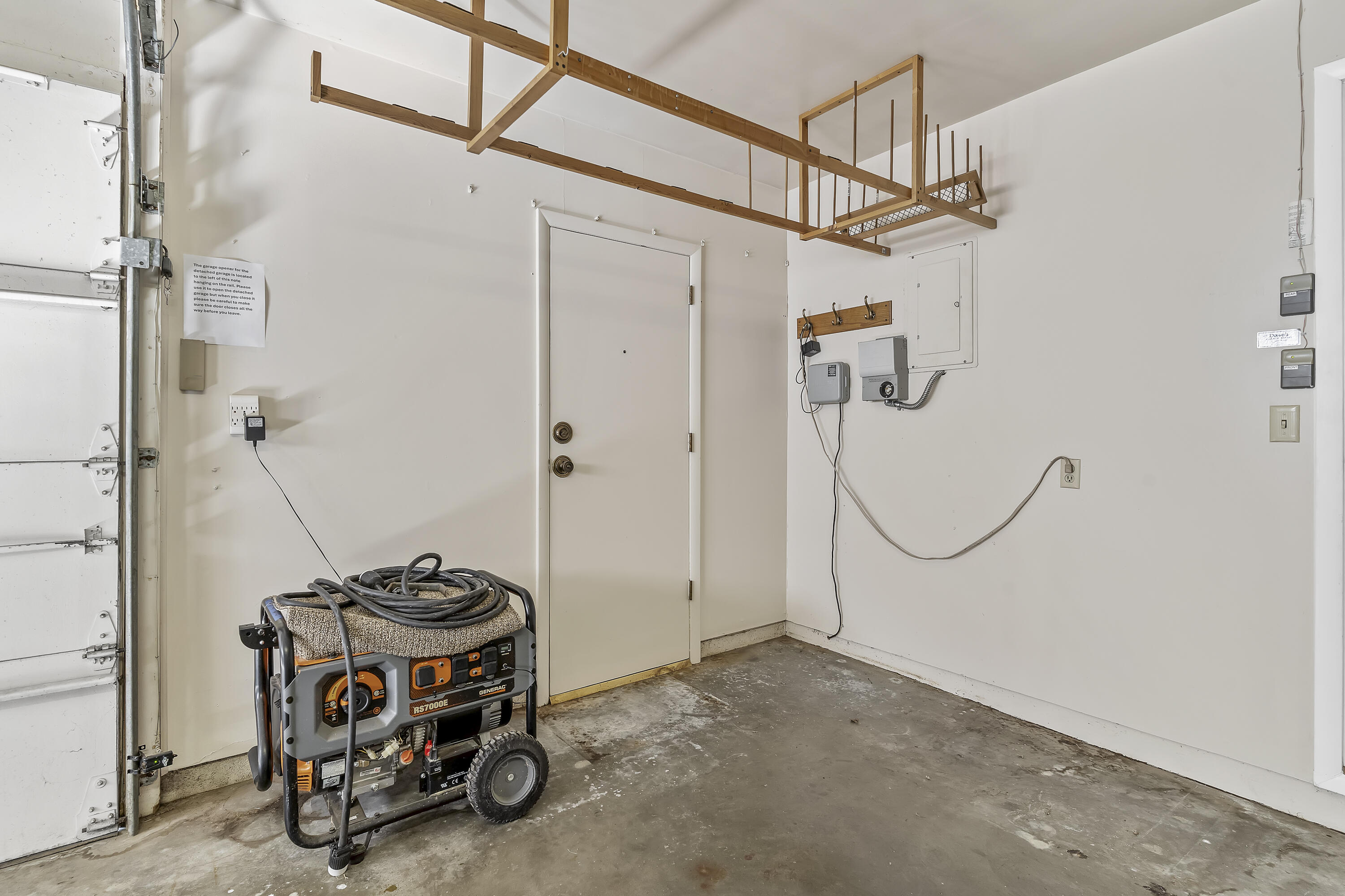 831 West Sylvania Street Property Photo 36