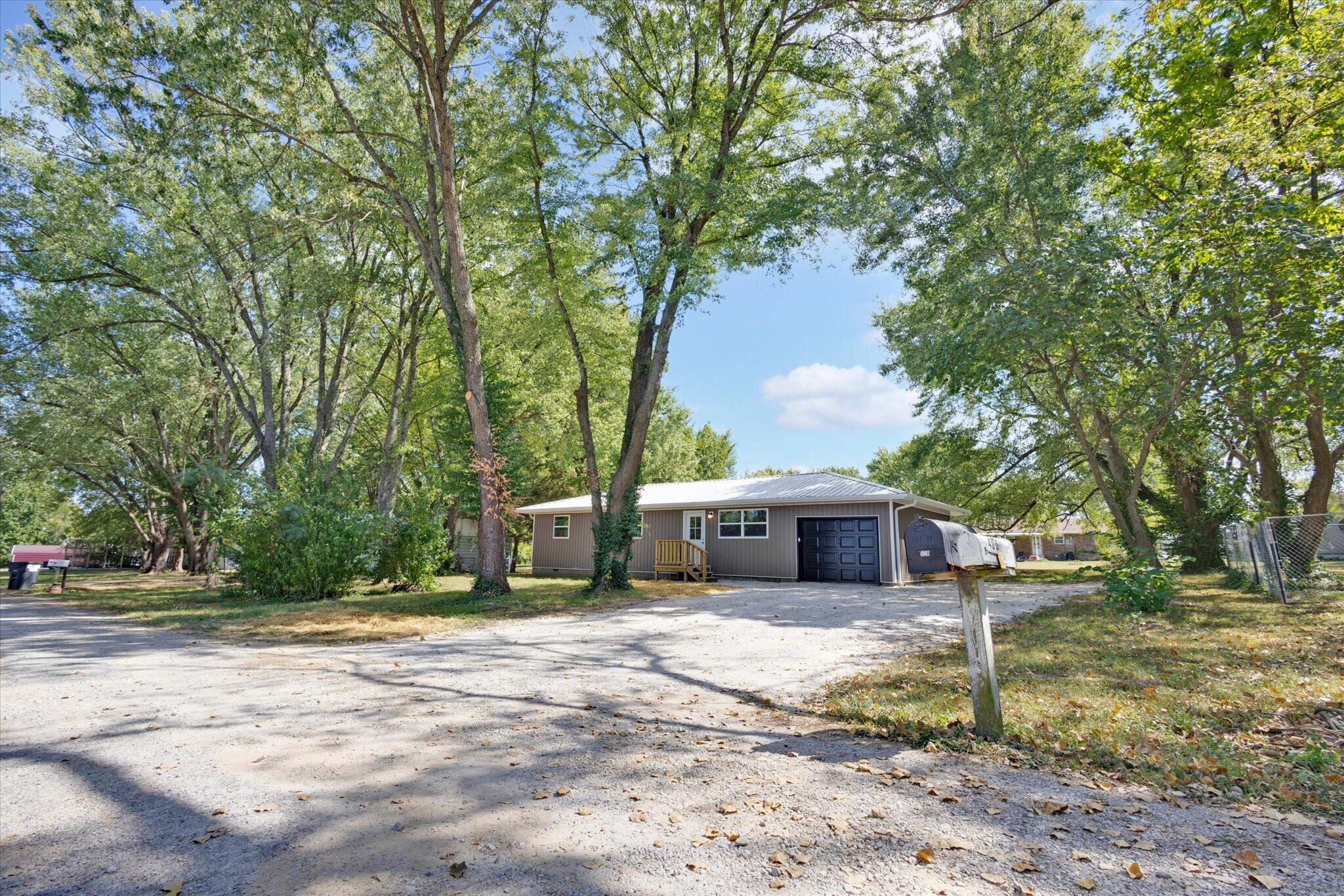 406 West Fairview Street Property Photo 2