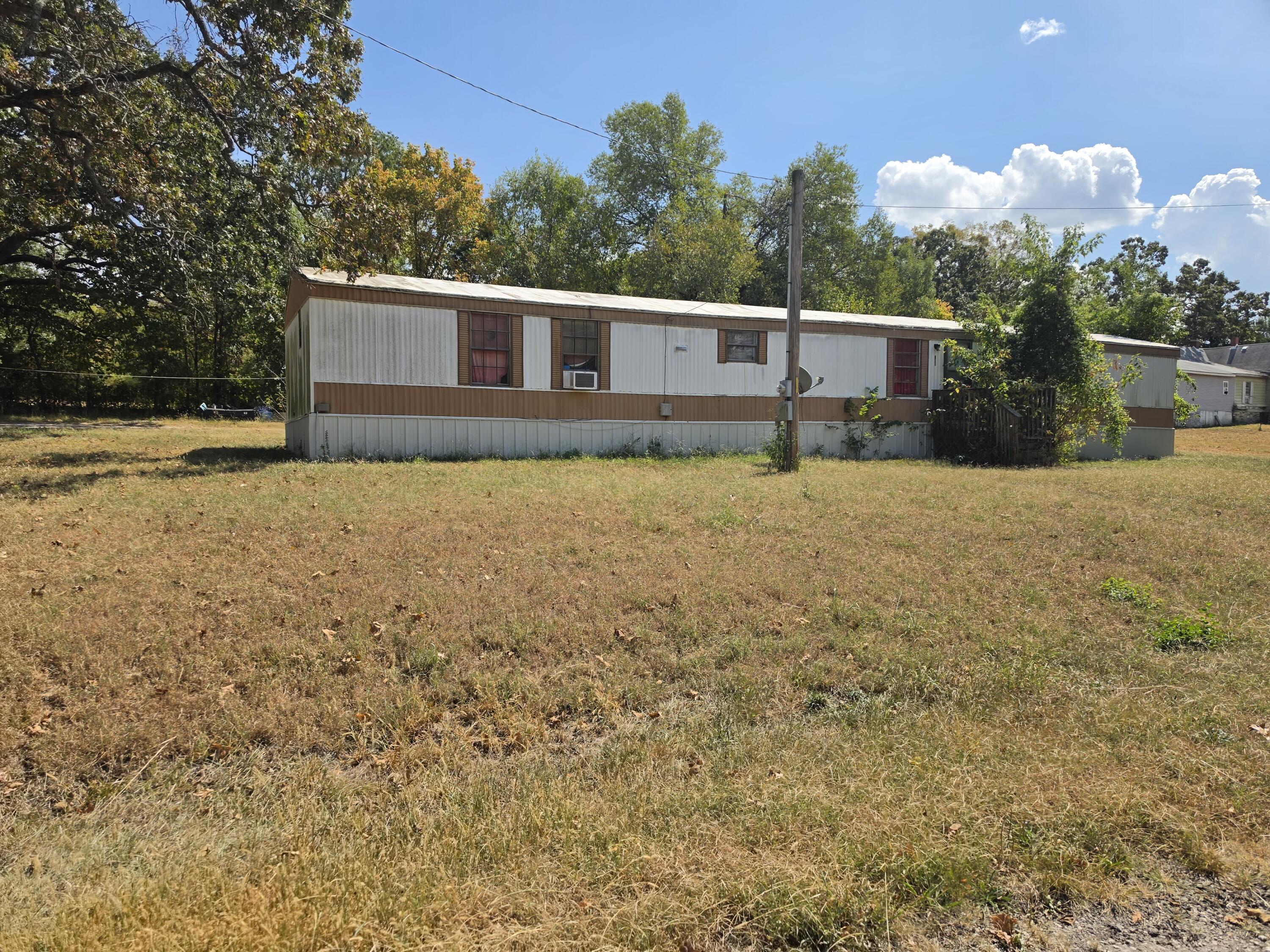 700 East Bertha Street Property Photo 2