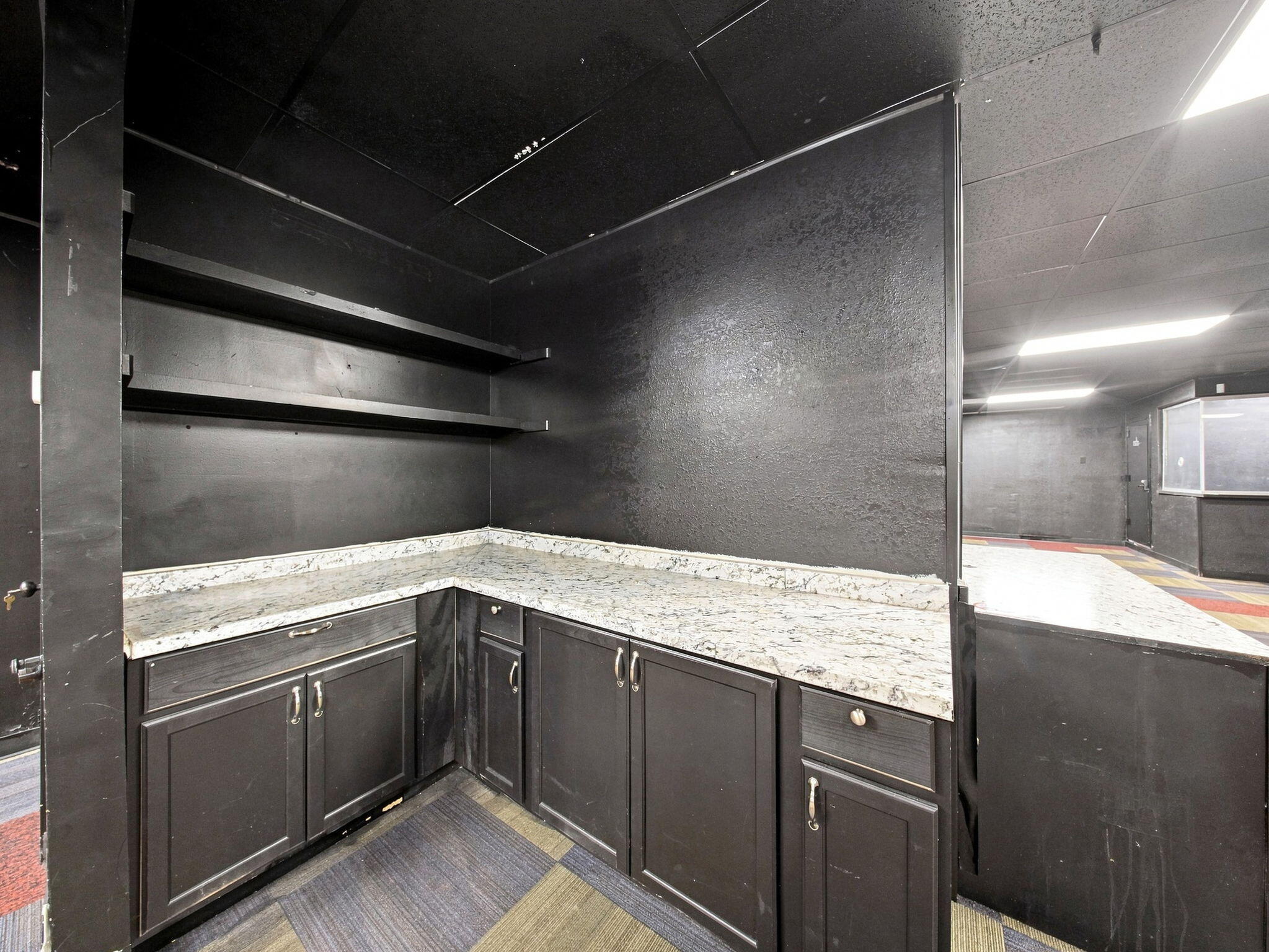 838 South Glenstone Avenue Property Photo 18