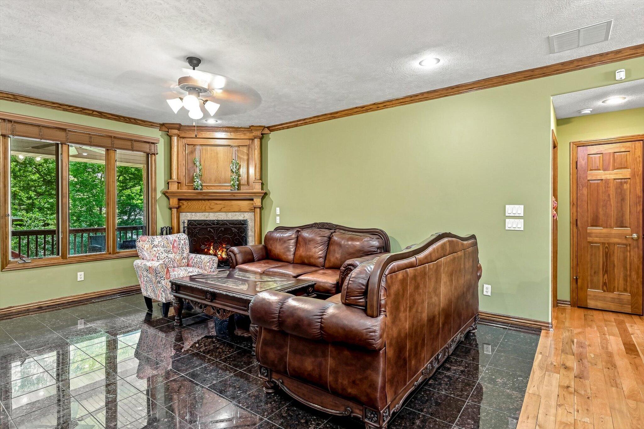 5106 South Burrows Avenue Property Photo 5