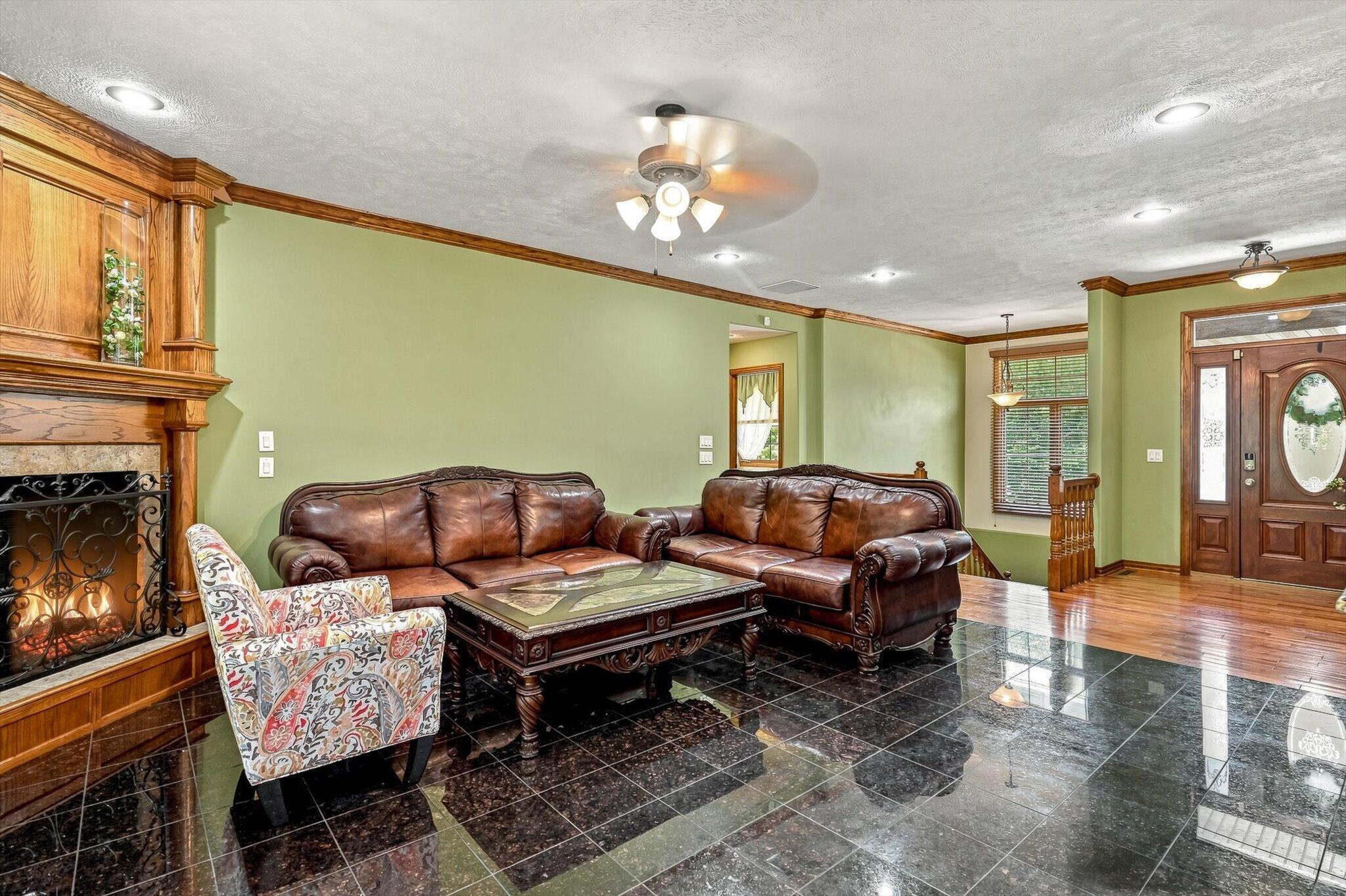 5106 South Burrows Avenue Property Photo 6