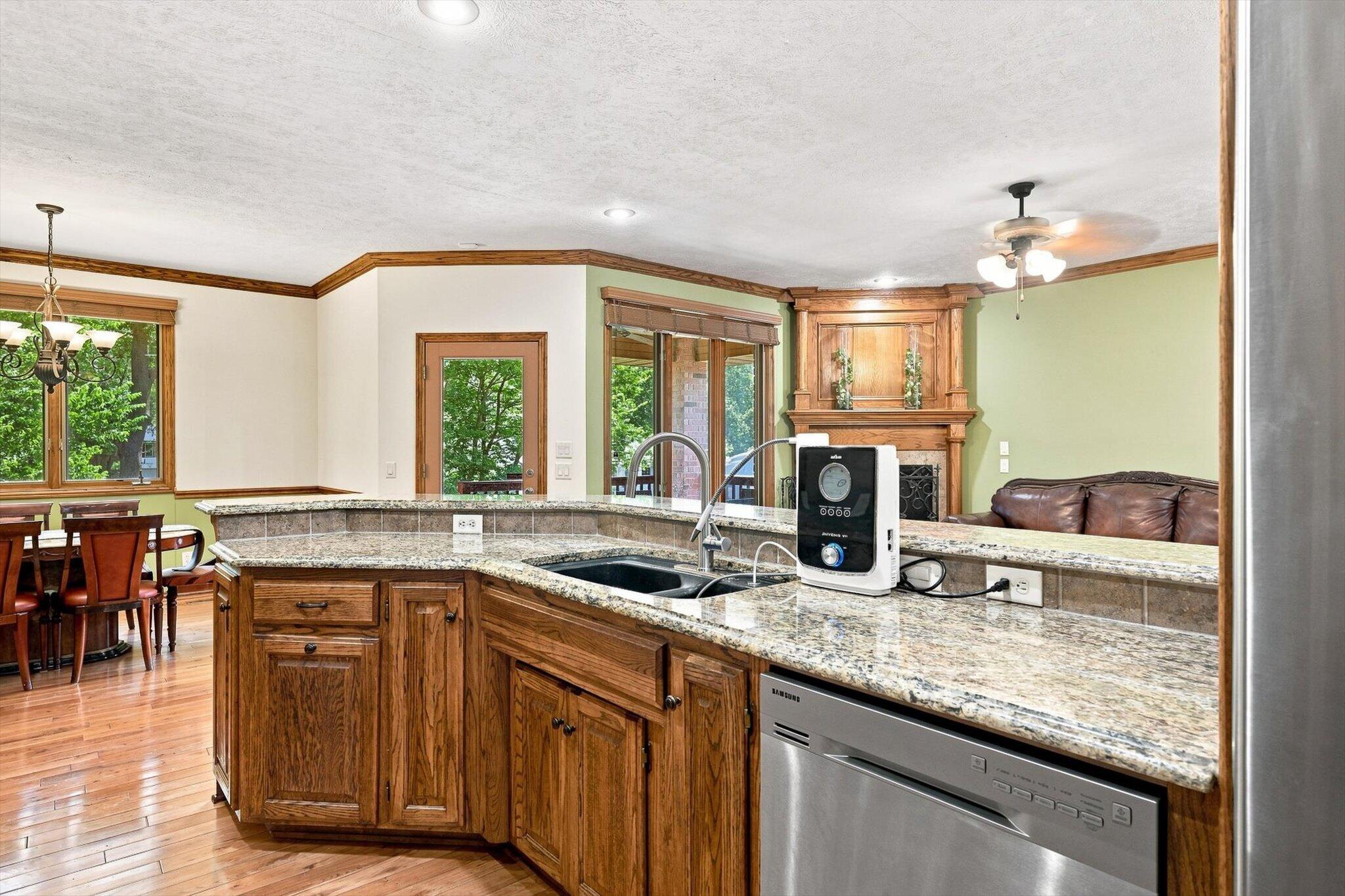 5106 South Burrows Avenue Property Photo 12