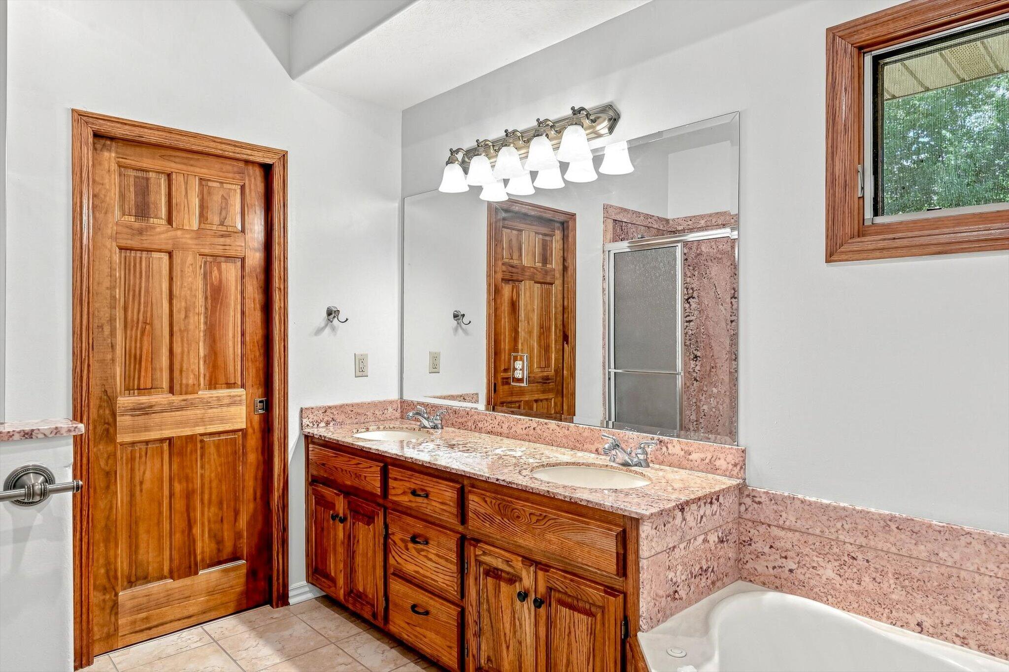 5106 South Burrows Avenue Property Photo 17