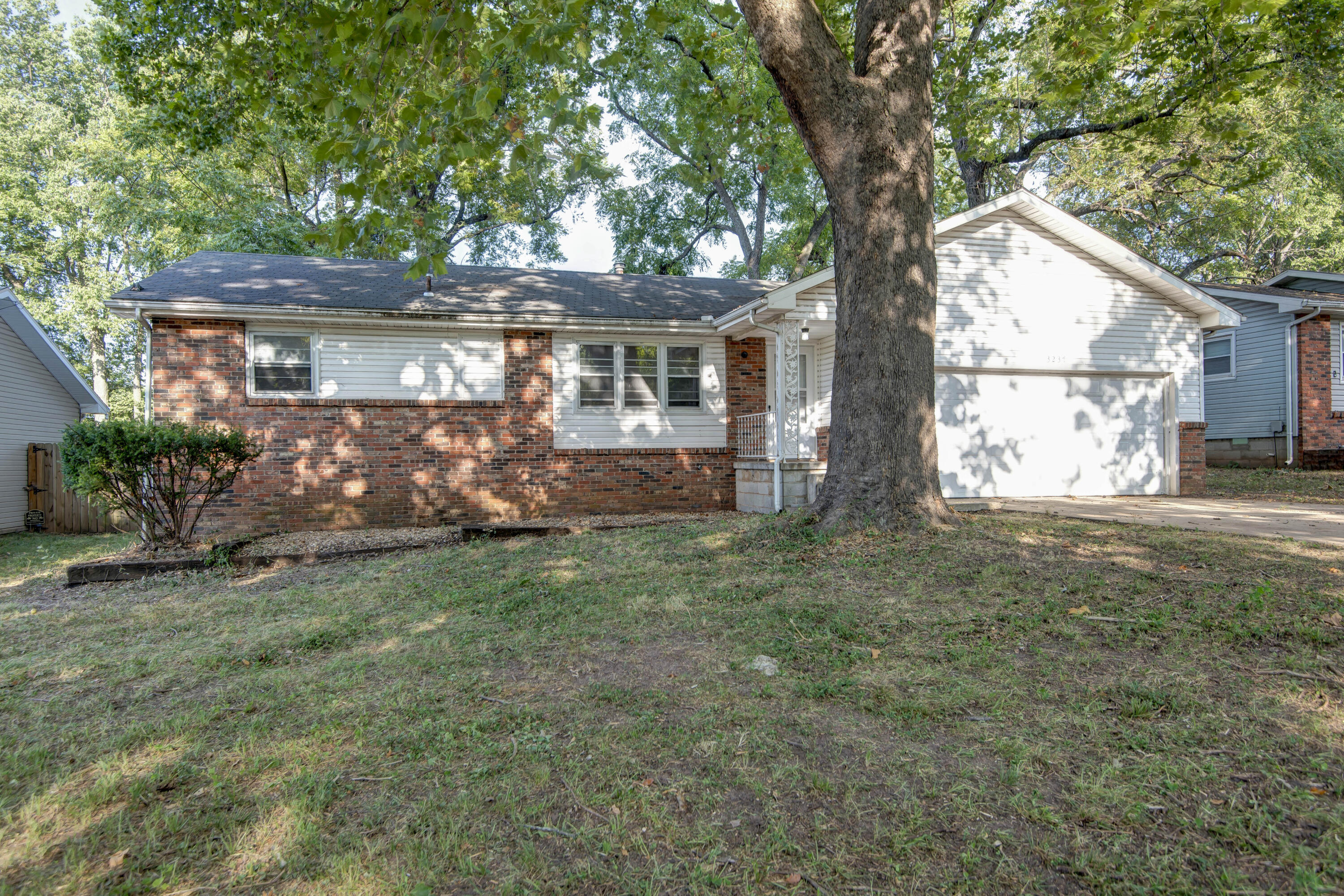 3237 South Ferguson Avenue Property Photo 2