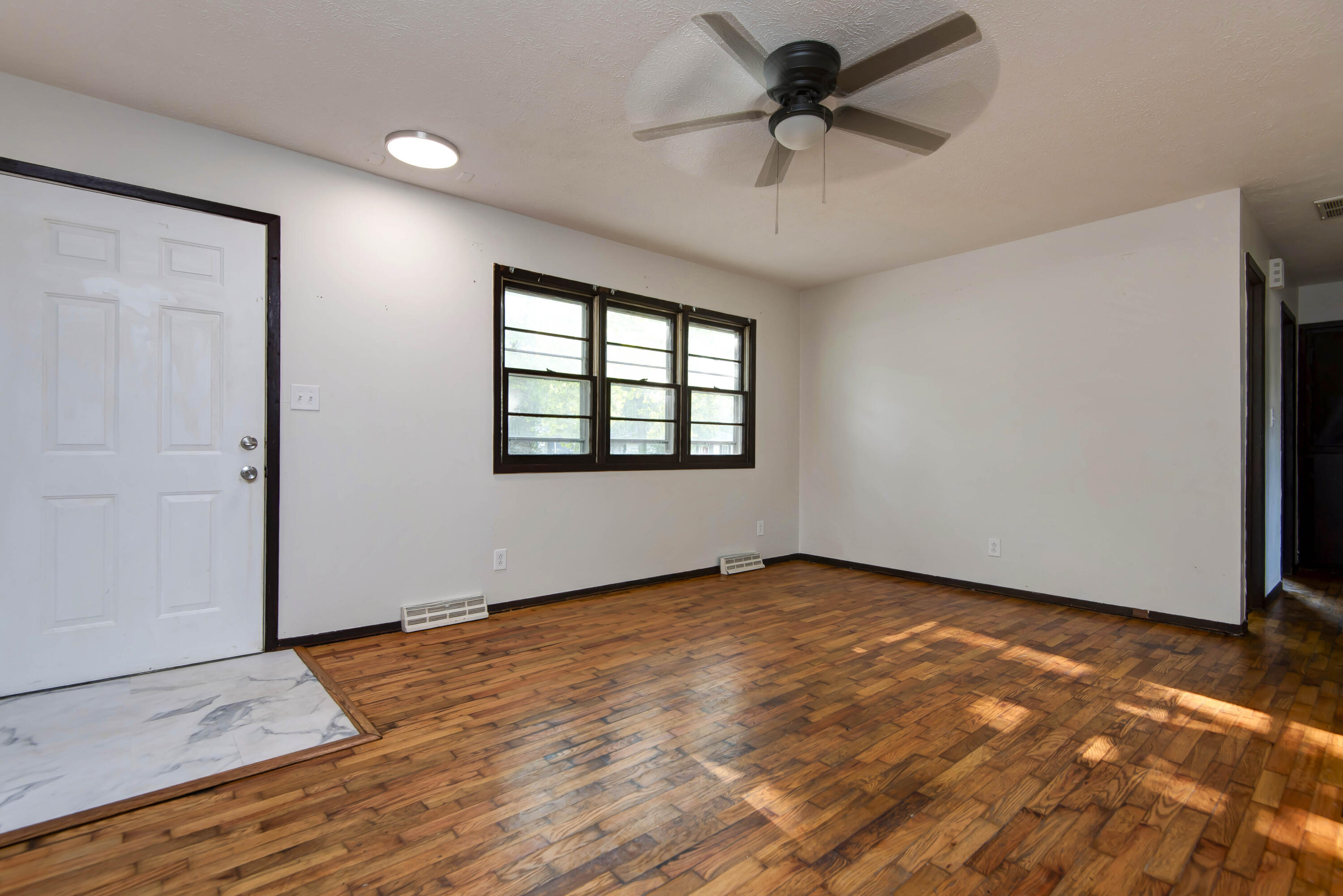 3237 South Ferguson Avenue Property Photo 5