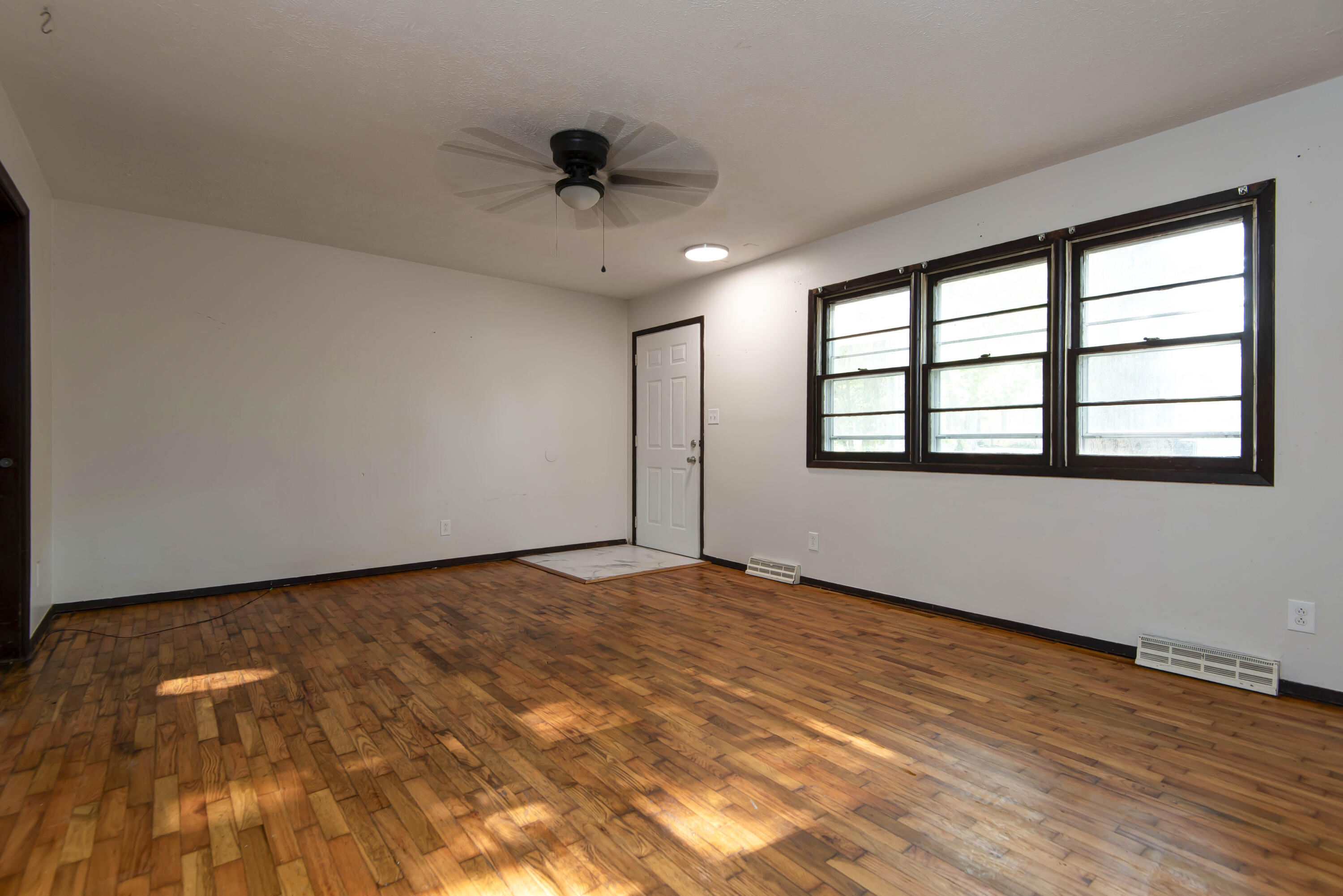 3237 South Ferguson Avenue Property Photo 7