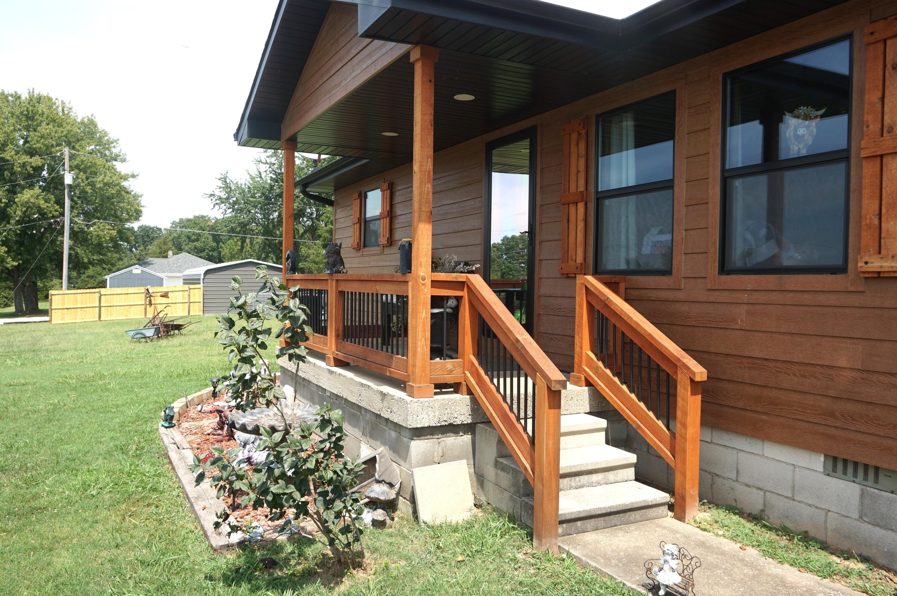 484 Lodge Pole Drive Property Photo 2