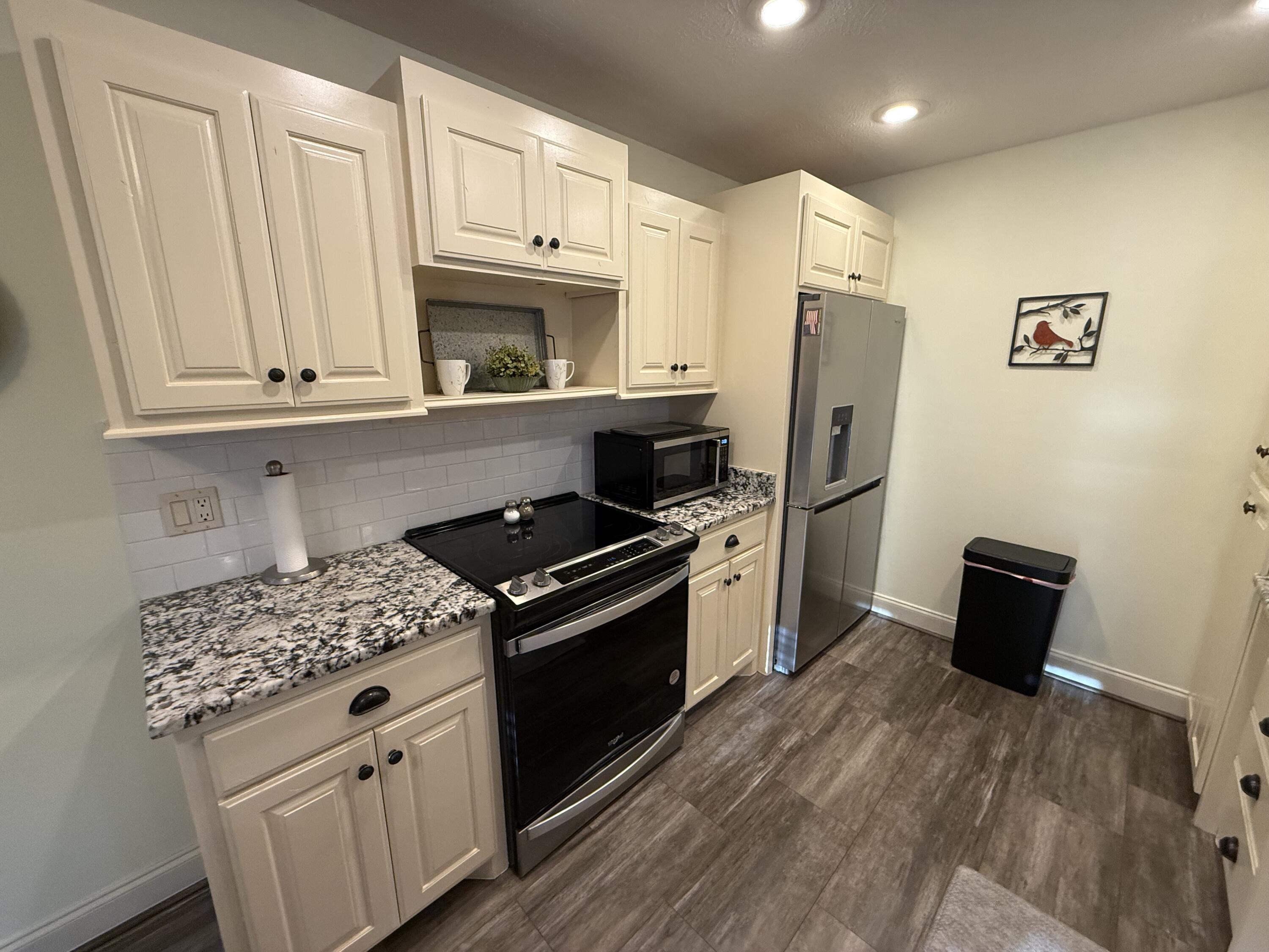 475 South Gary Avenue Property Photo 8