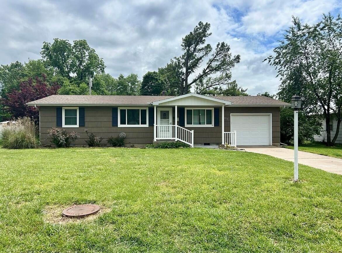 419 Davis Drive Property Photo 1