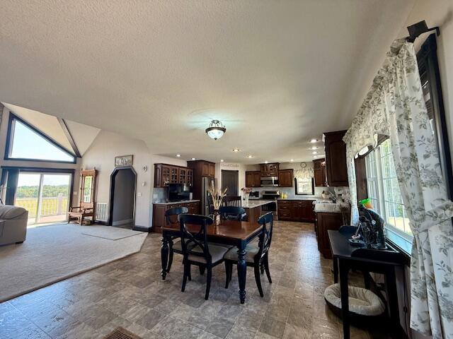 22285 Midvale Road Property Photo 15