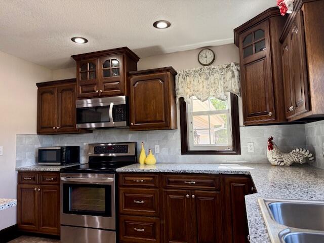 22285 Midvale Road Property Photo 17