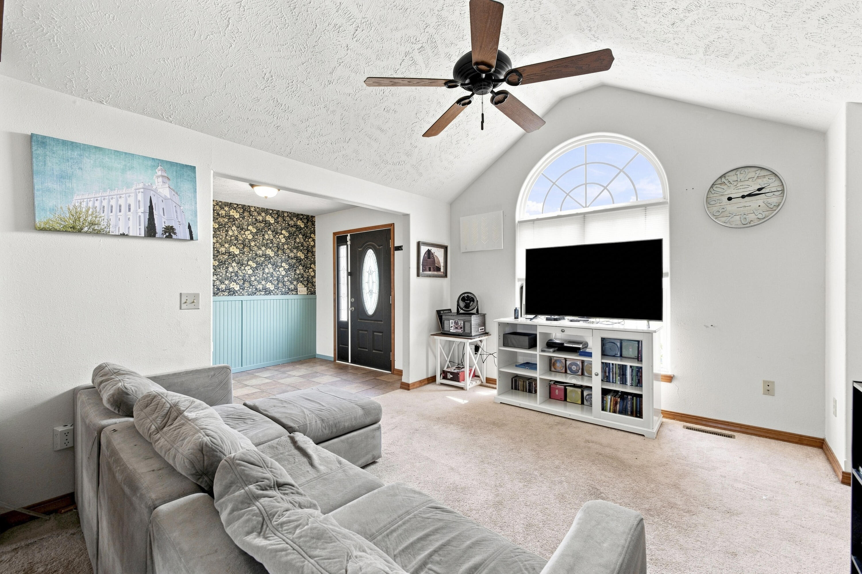 355 Julip Lane Property Photo 6