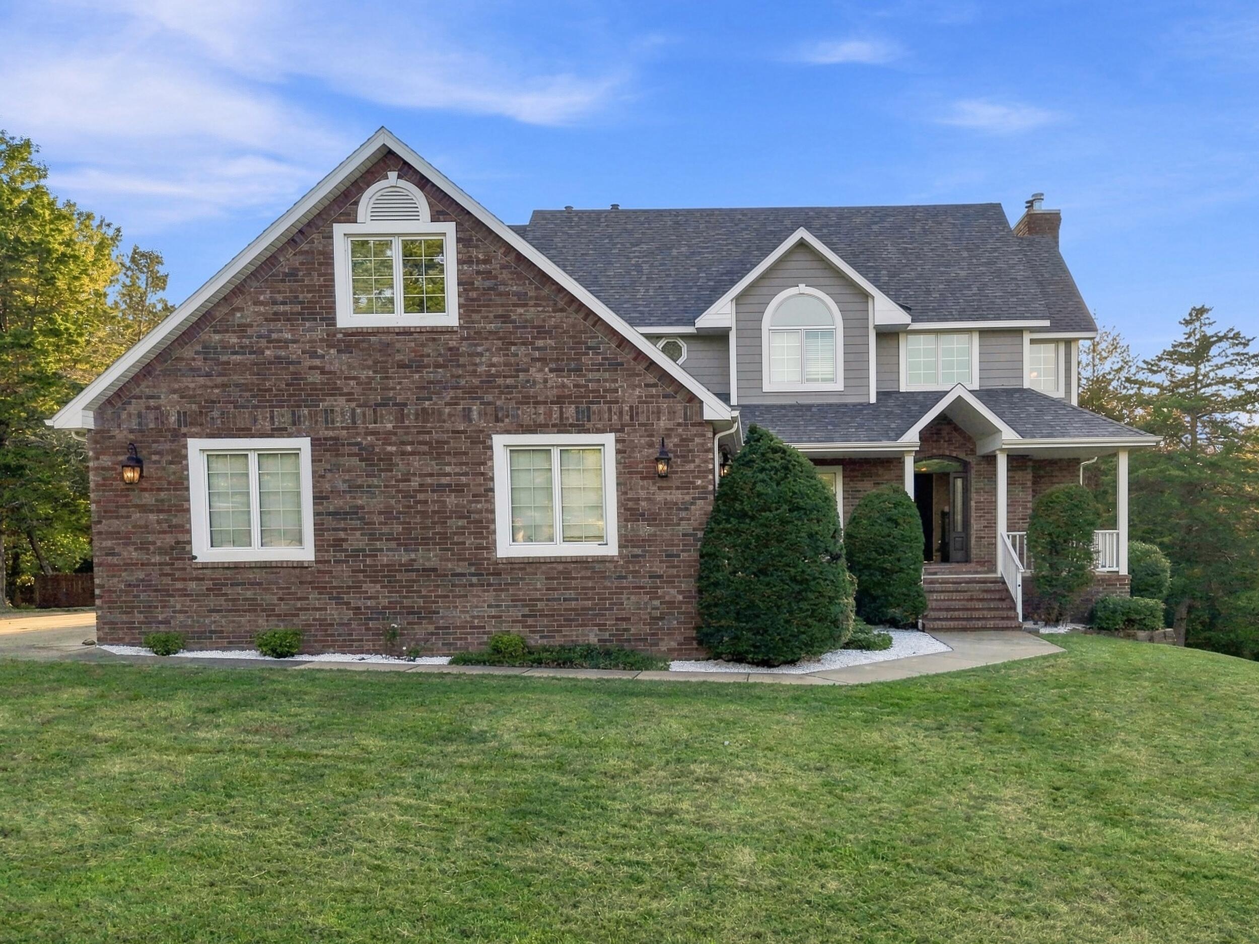807 South Stanford Drive Property Photo 1