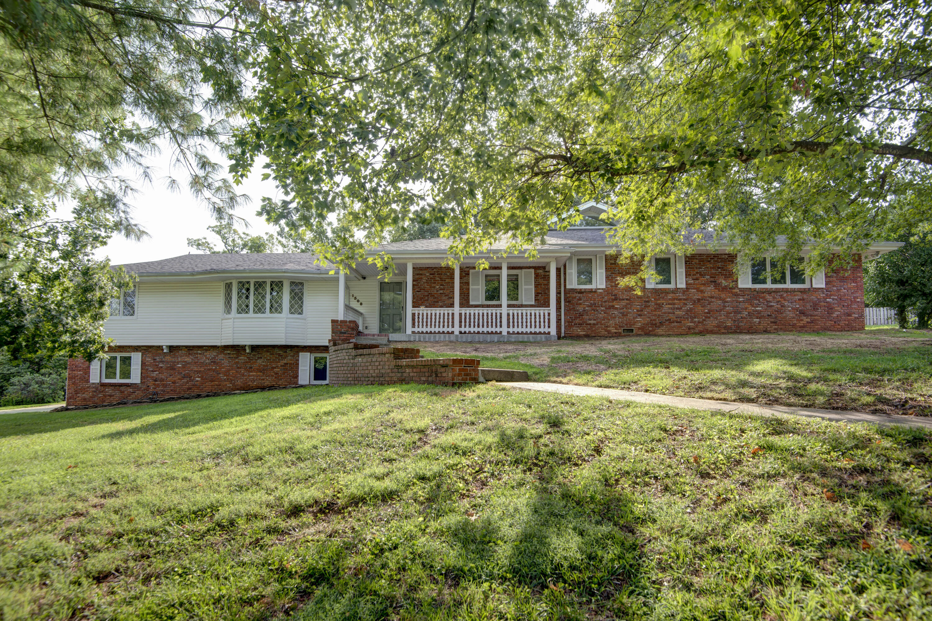 1508 South Essex Road Property Photo 1