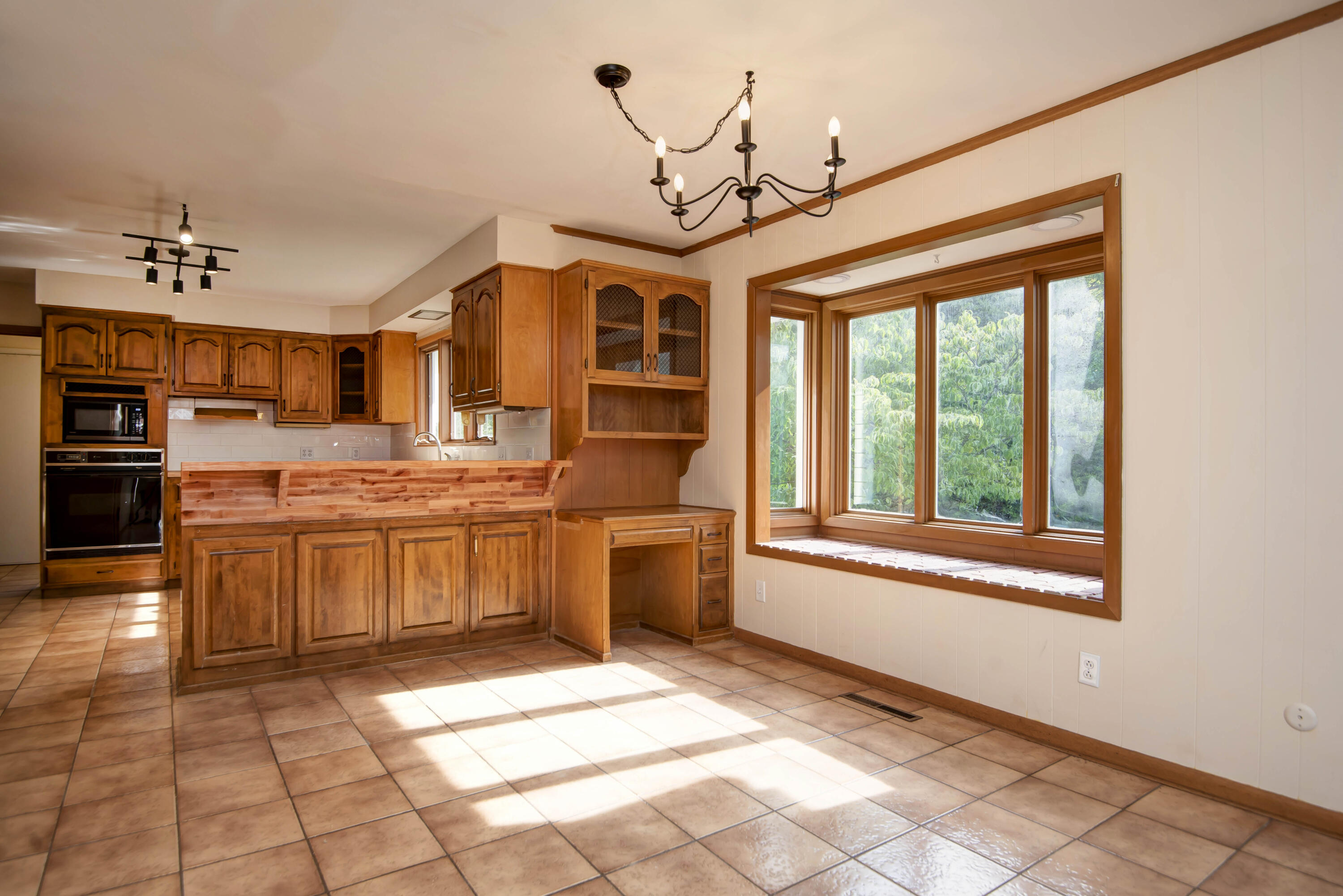 1508 South Essex Road Property Photo 4