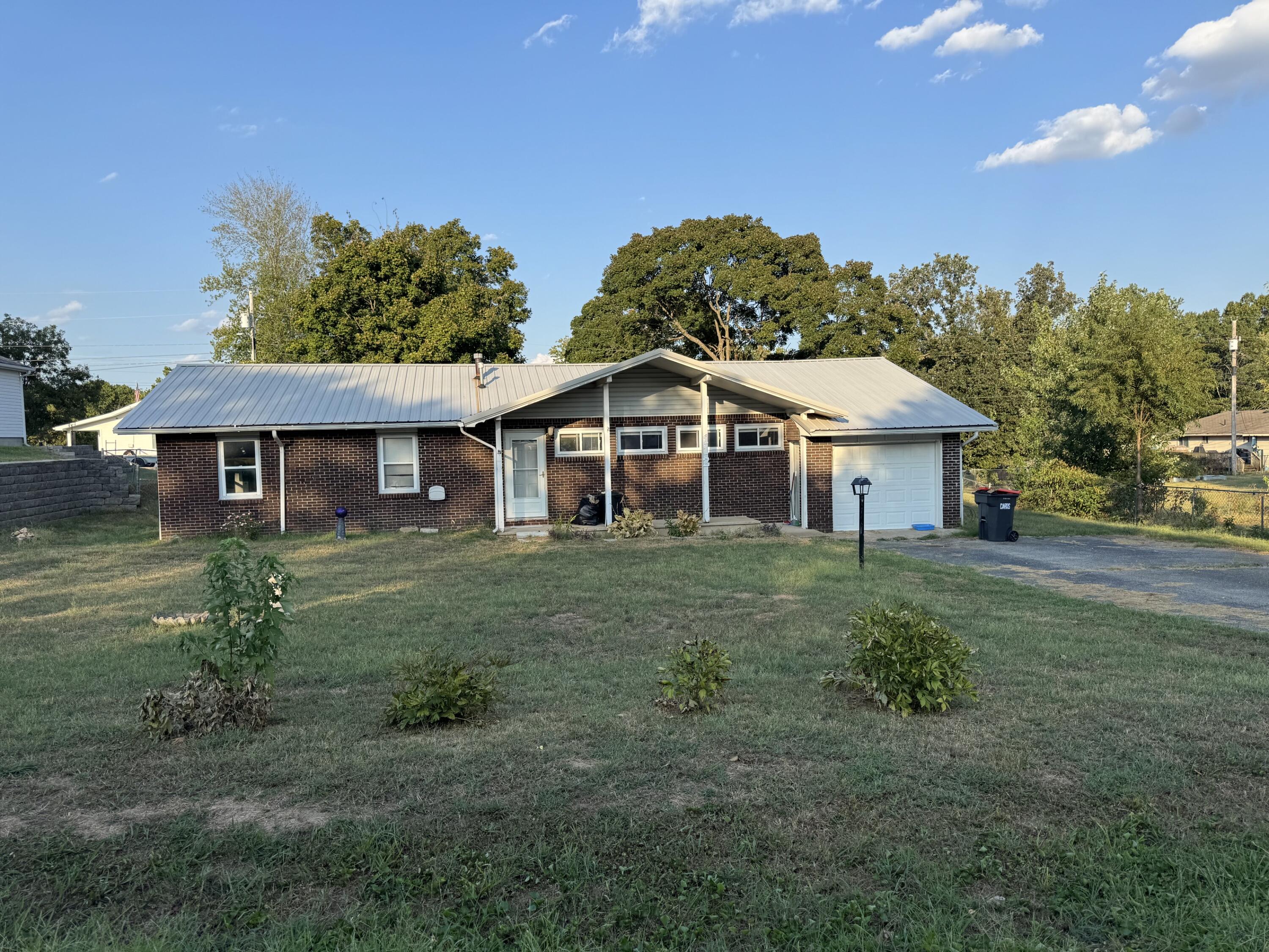 112 Billy Drive Property Photo 1