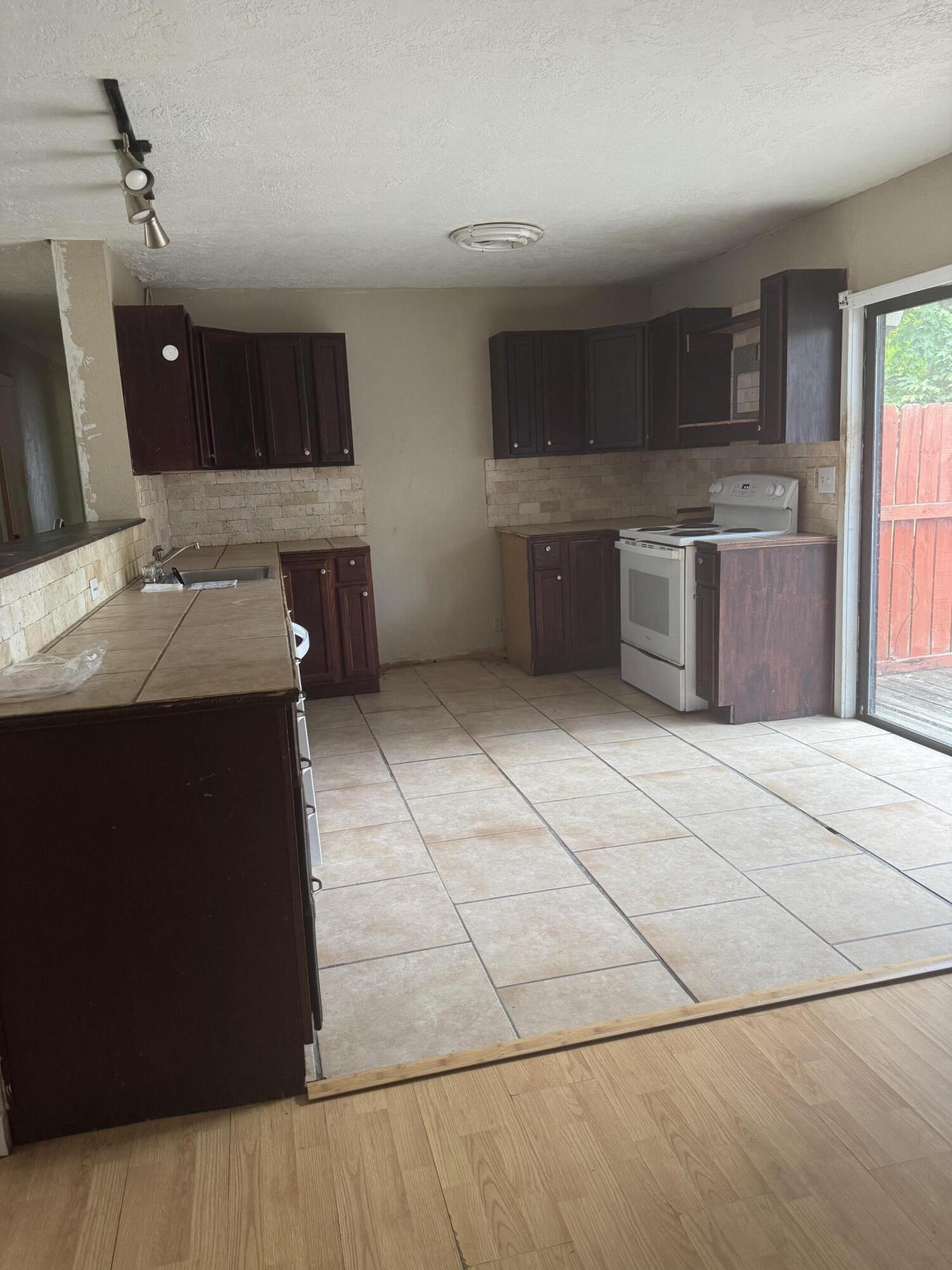 112 Billy Drive Property Photo 8