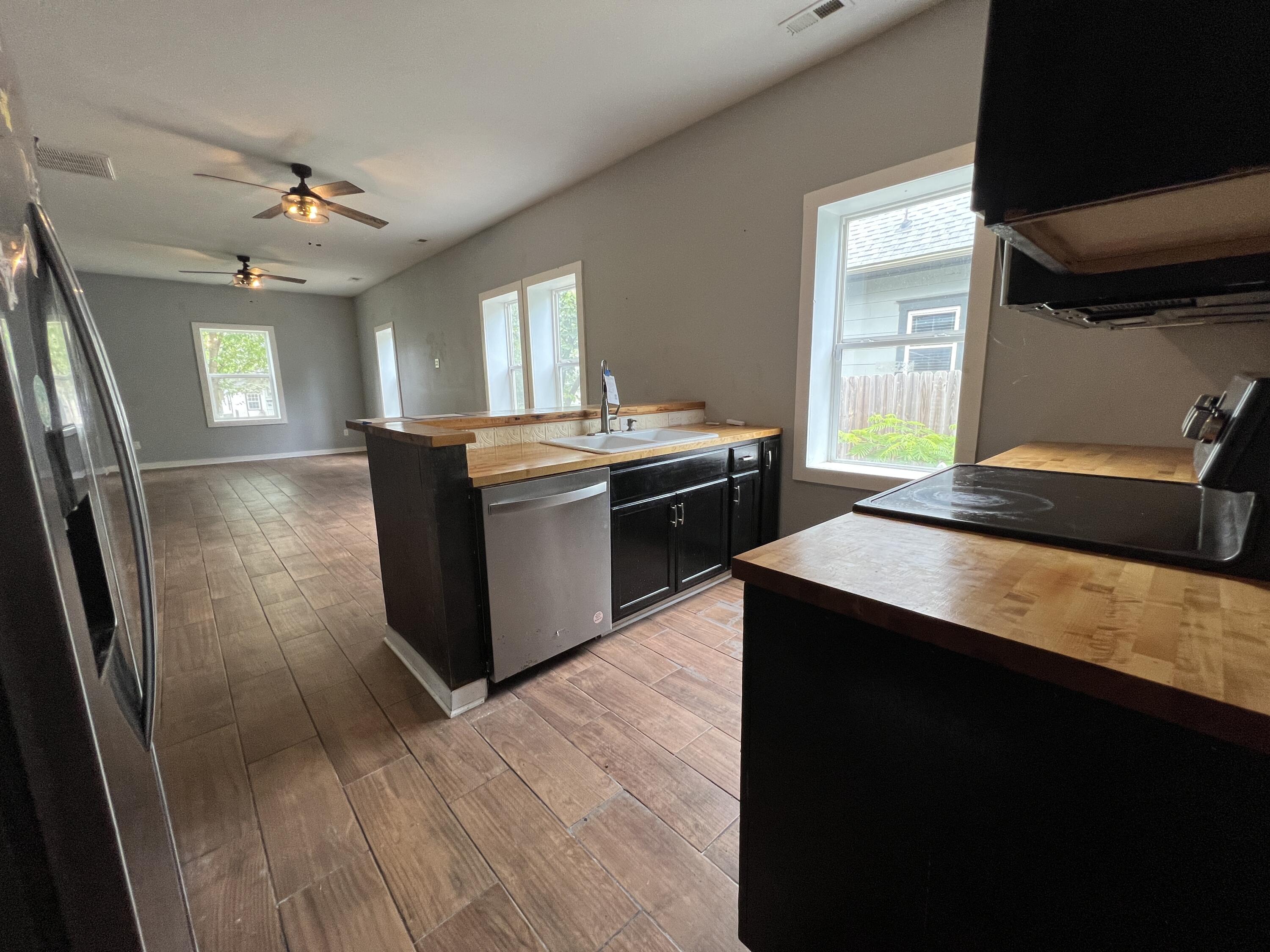 2026 North Franklin Avenue Property Photo 7