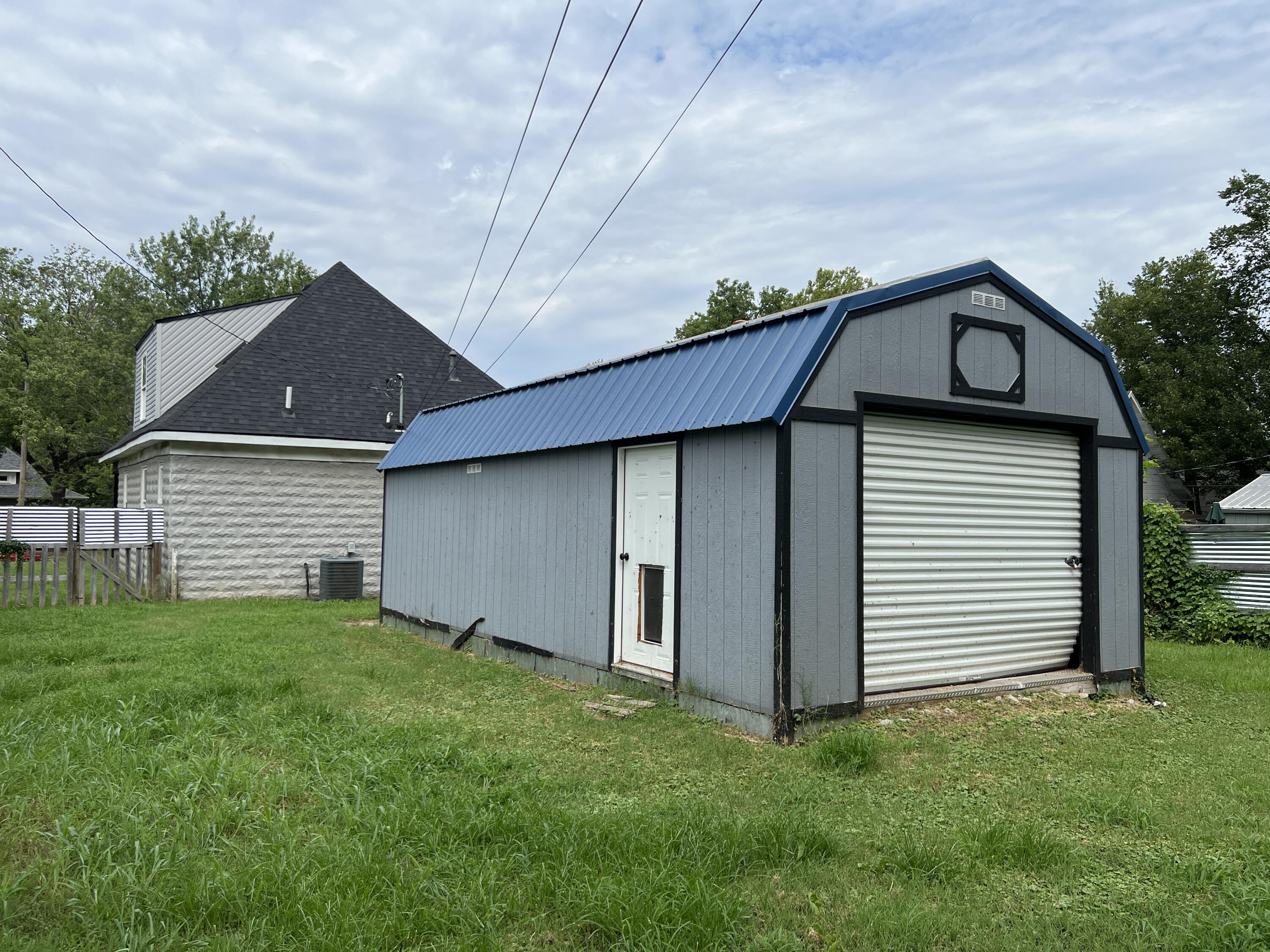 2026 North Franklin Avenue Property Photo 20