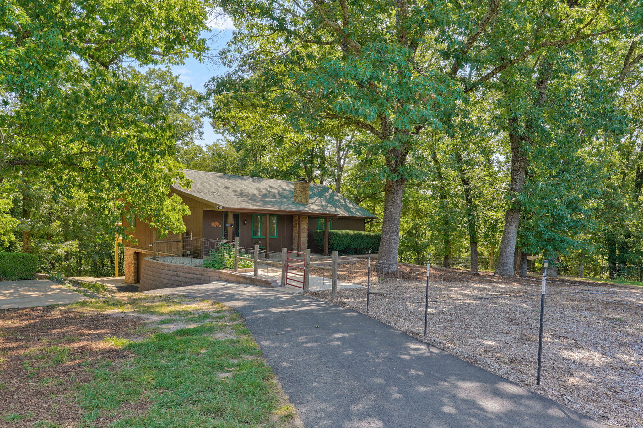1627 West Riverbluff Lane Property Photo 3