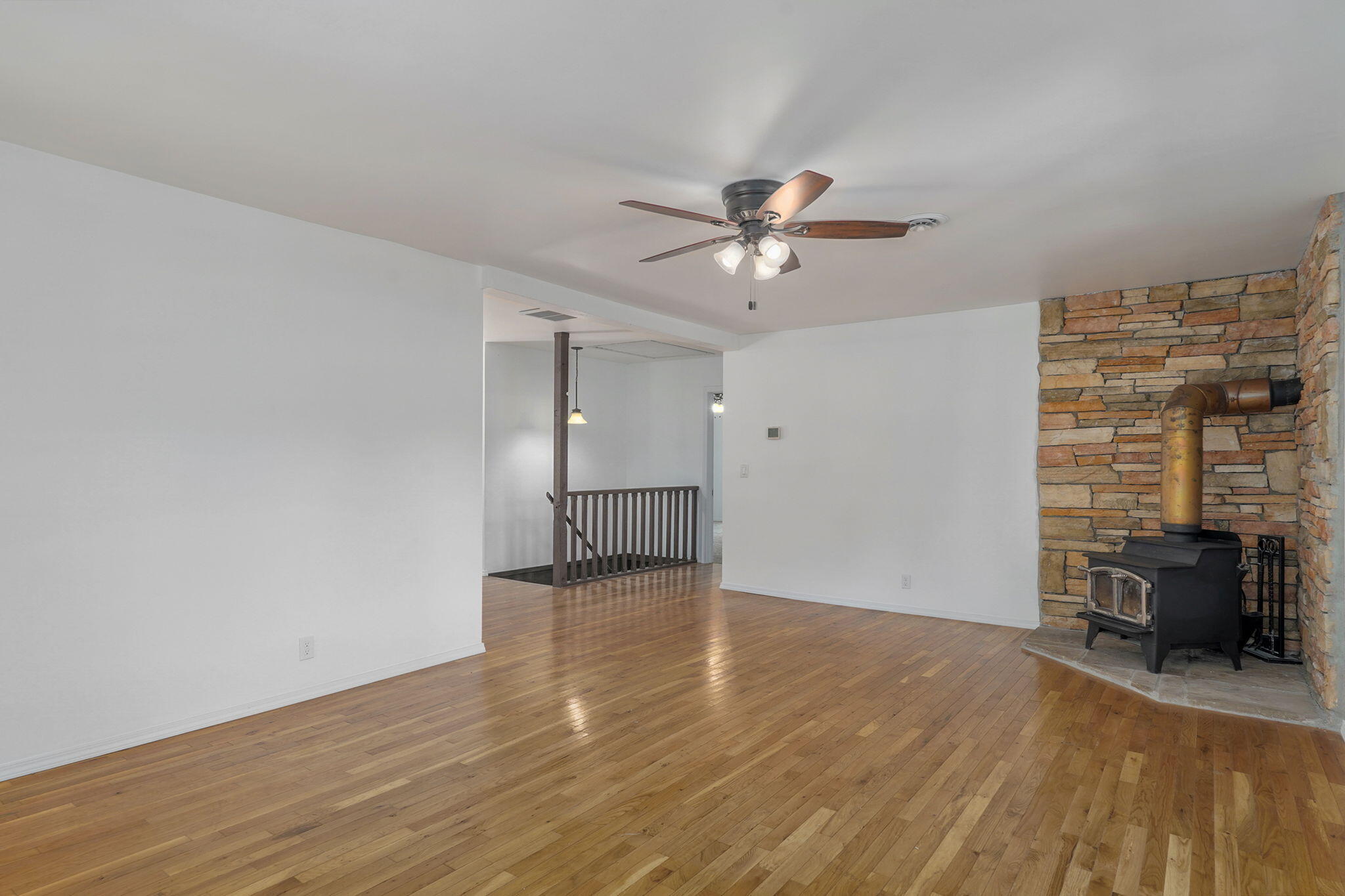 1627 West Riverbluff Lane Property Photo 13