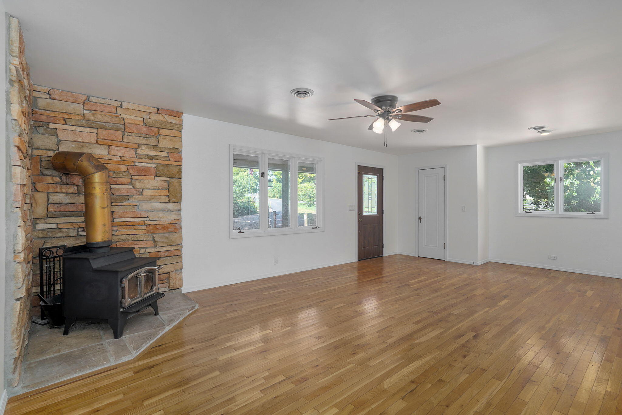 1627 West Riverbluff Lane Property Photo 14