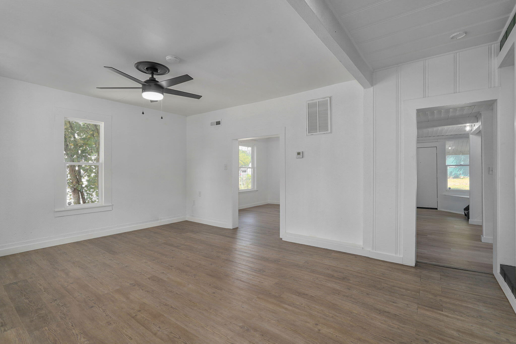 2423 West Olive Street Property Photo 5