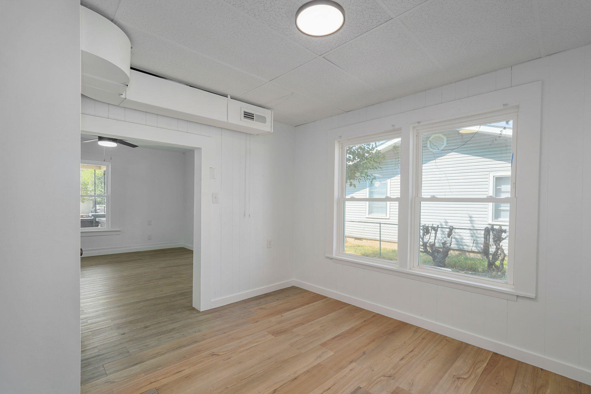 2423 West Olive Street Property Photo 6