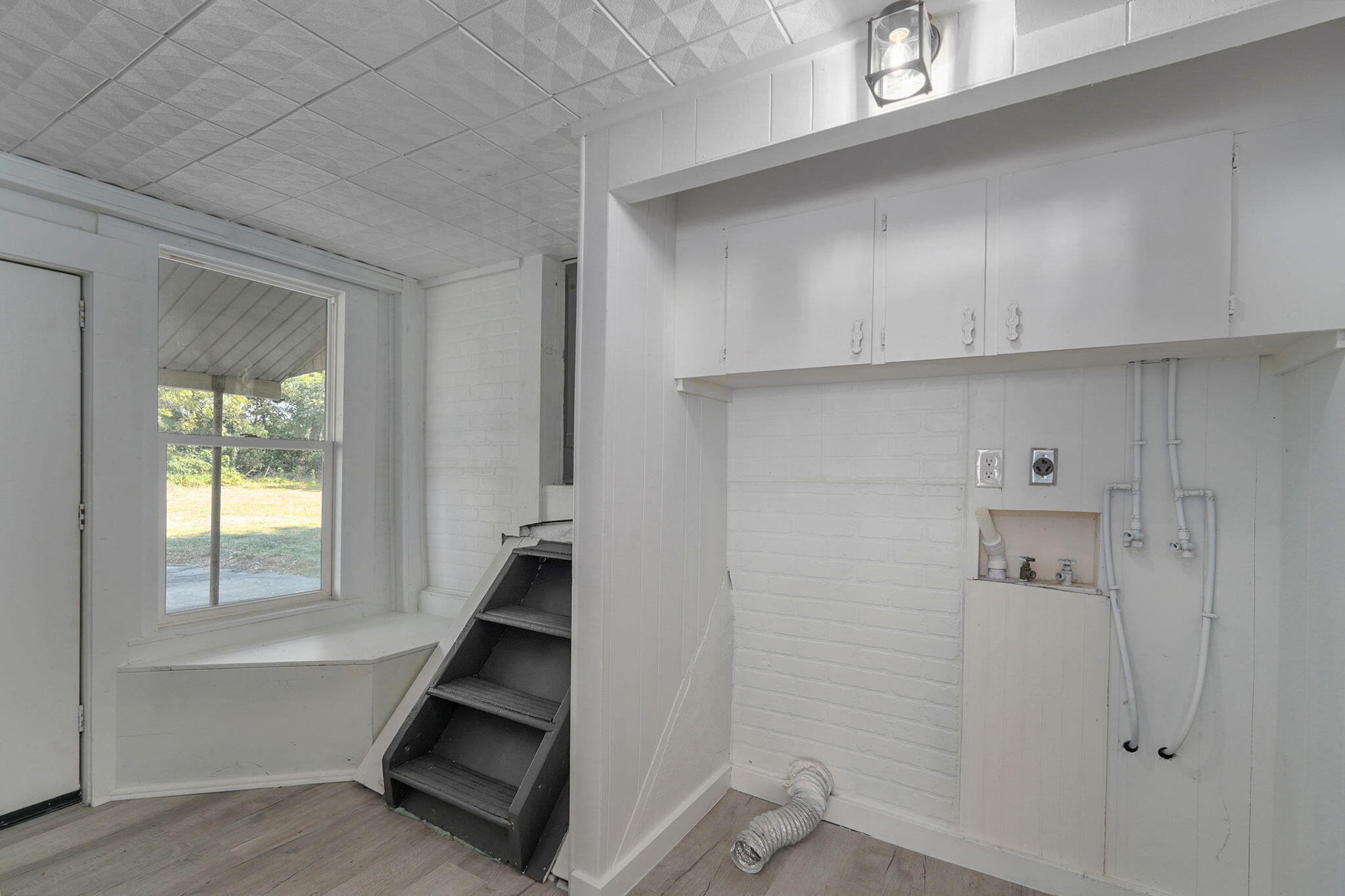 2423 West Olive Street Property Photo 10